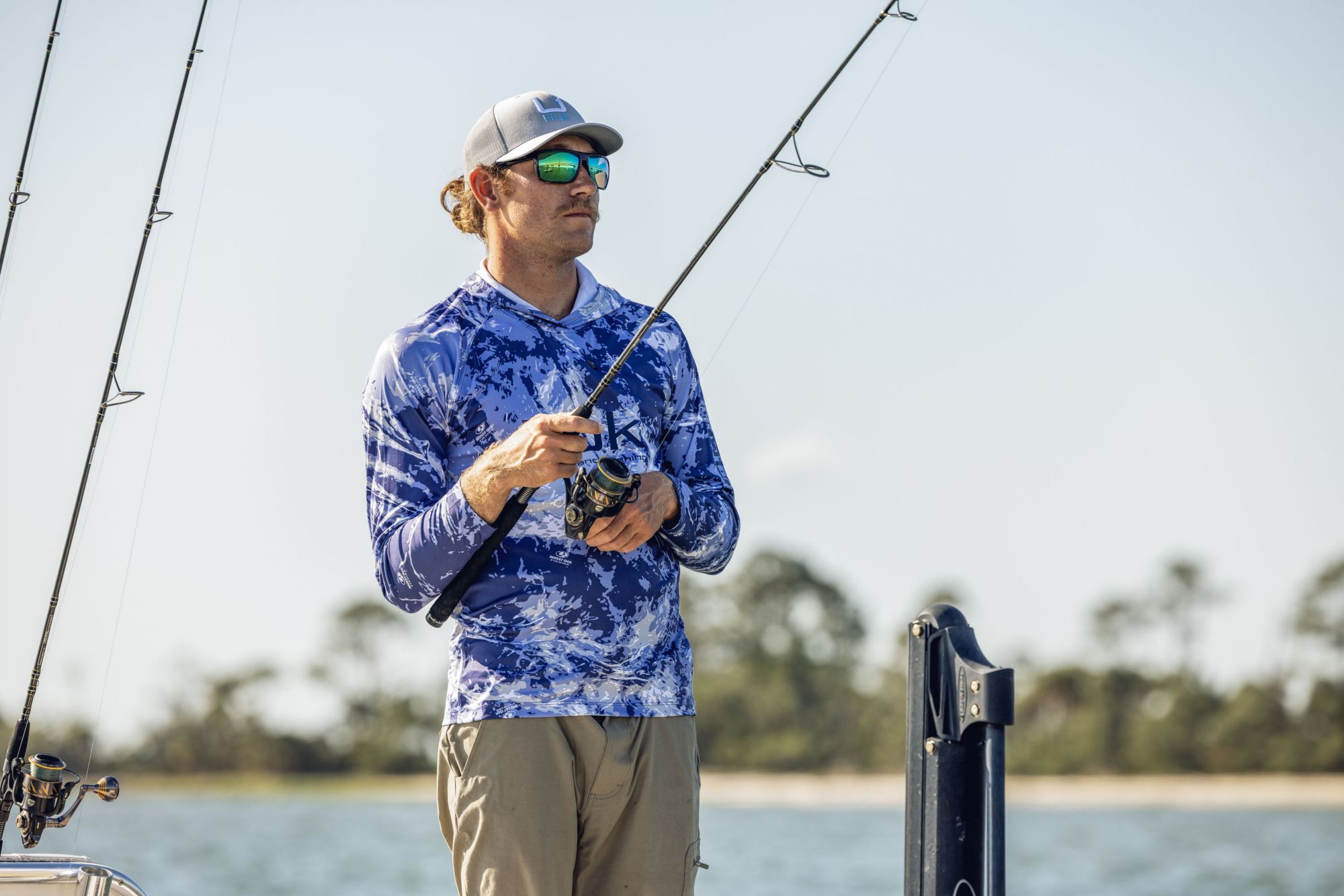 HUK Men's Mossy Oak Pursuit Hoodie product image