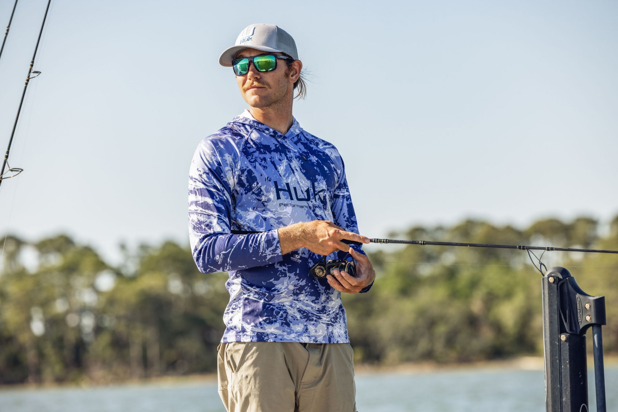 HUK Men's Mossy Oak Pursuit Hoodie product image