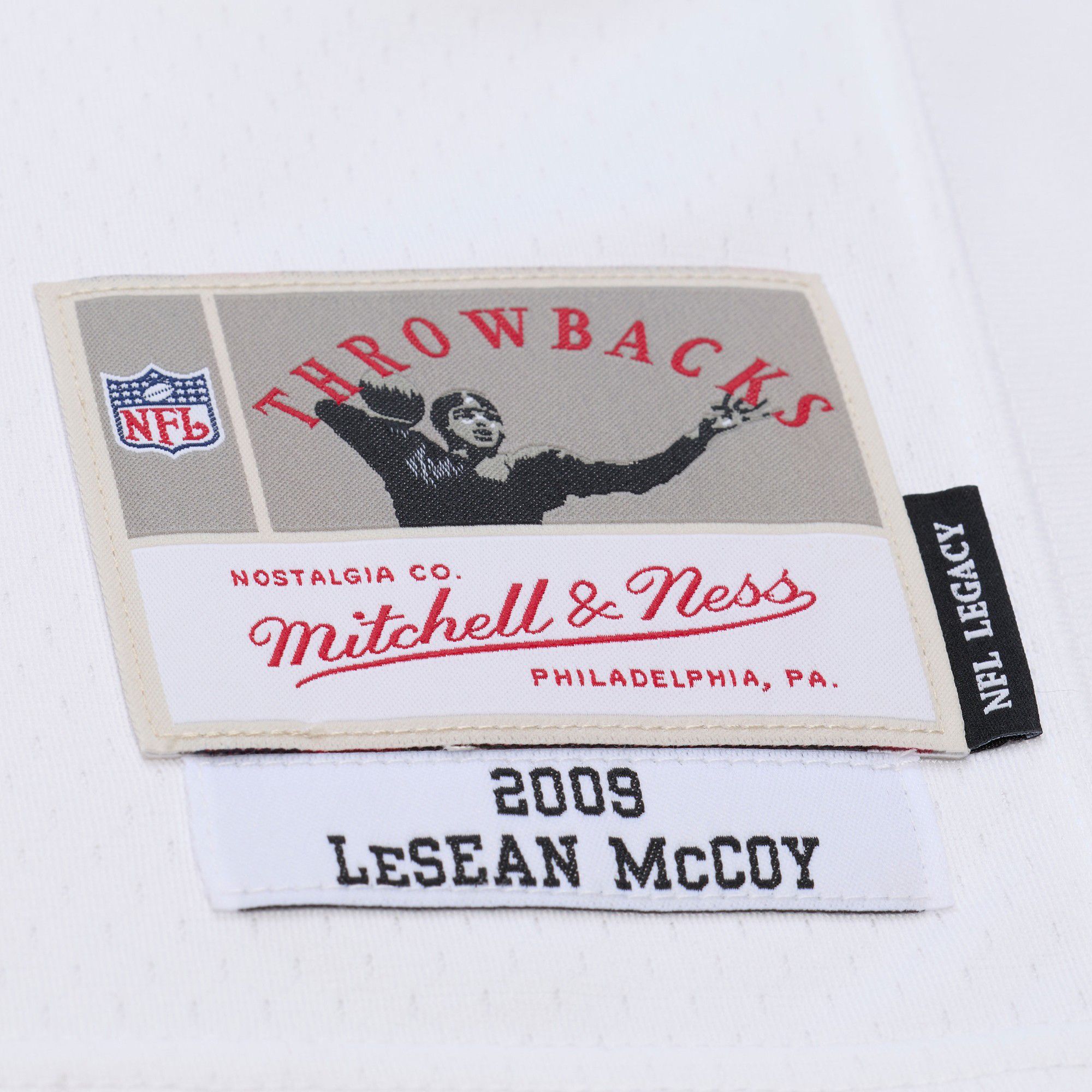 Mitchell & Ness Men's 2009 Philadelphia Eagles LeSean McCoy #29 White Legacy Jersey product image