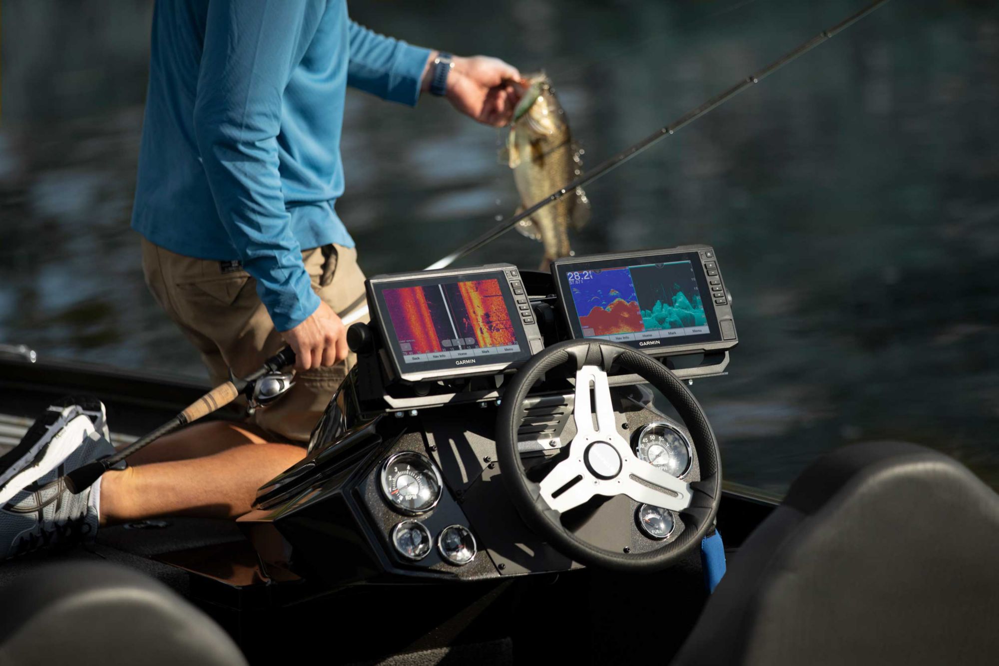 Garmin ECHOMAP UHD 73sv with GT56UHD-TM Transducer-Floor Model product image