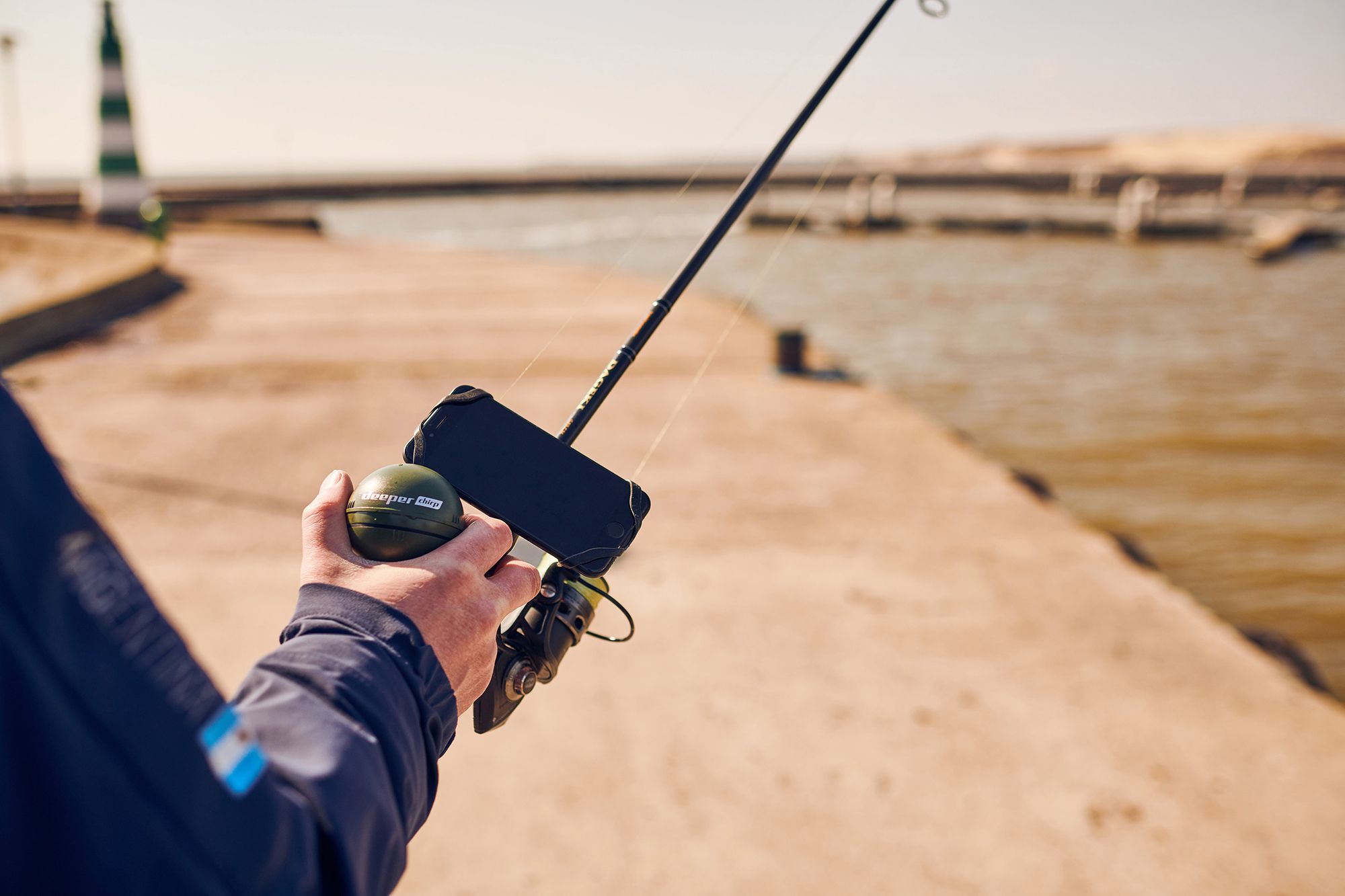 Deeper Smart Sonar CHIRP Castable-Floor Model product image