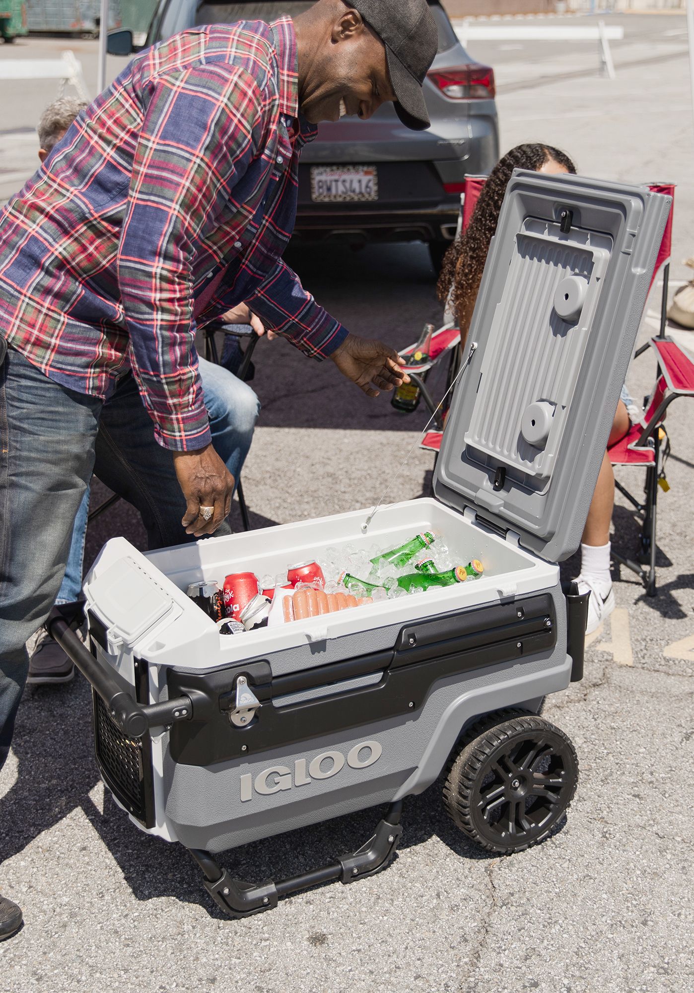 Igloo 70 Qt. Trailmate Roller Cooler product image