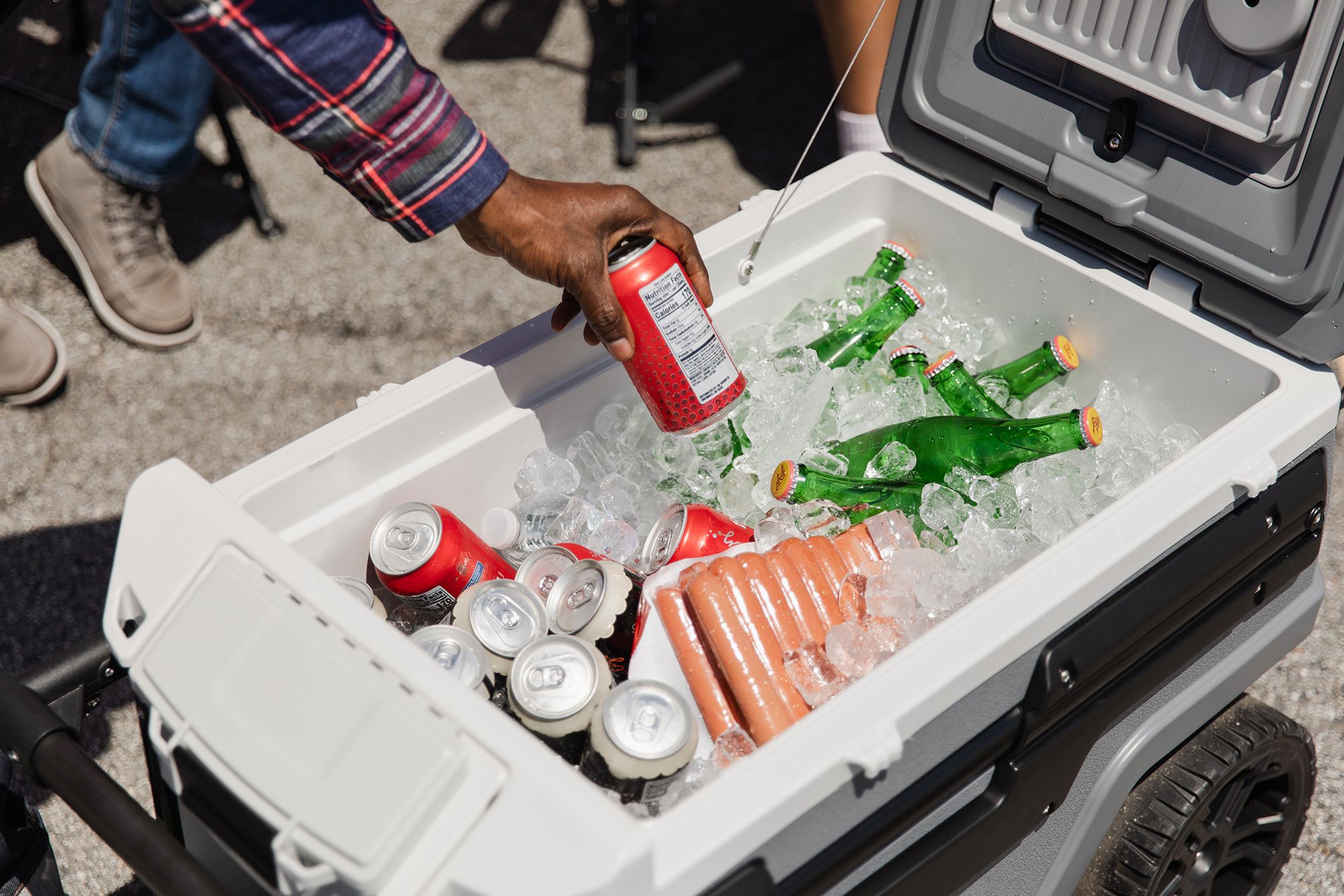 Igloo 70 Qt. Trailmate Roller Cooler product image