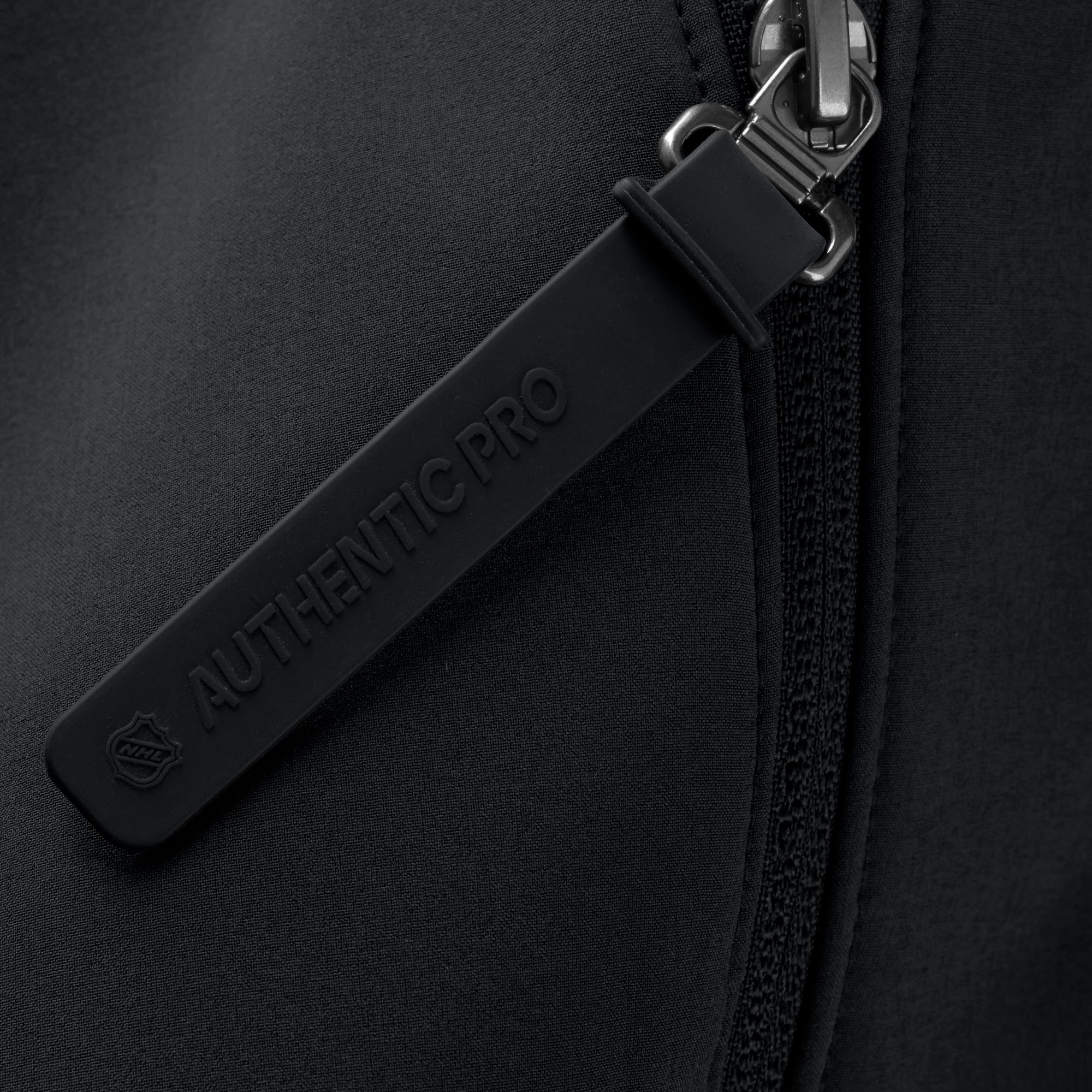 NHL Men's Boston Bruins Rink Fleece Black Full-Zip Jacket product image