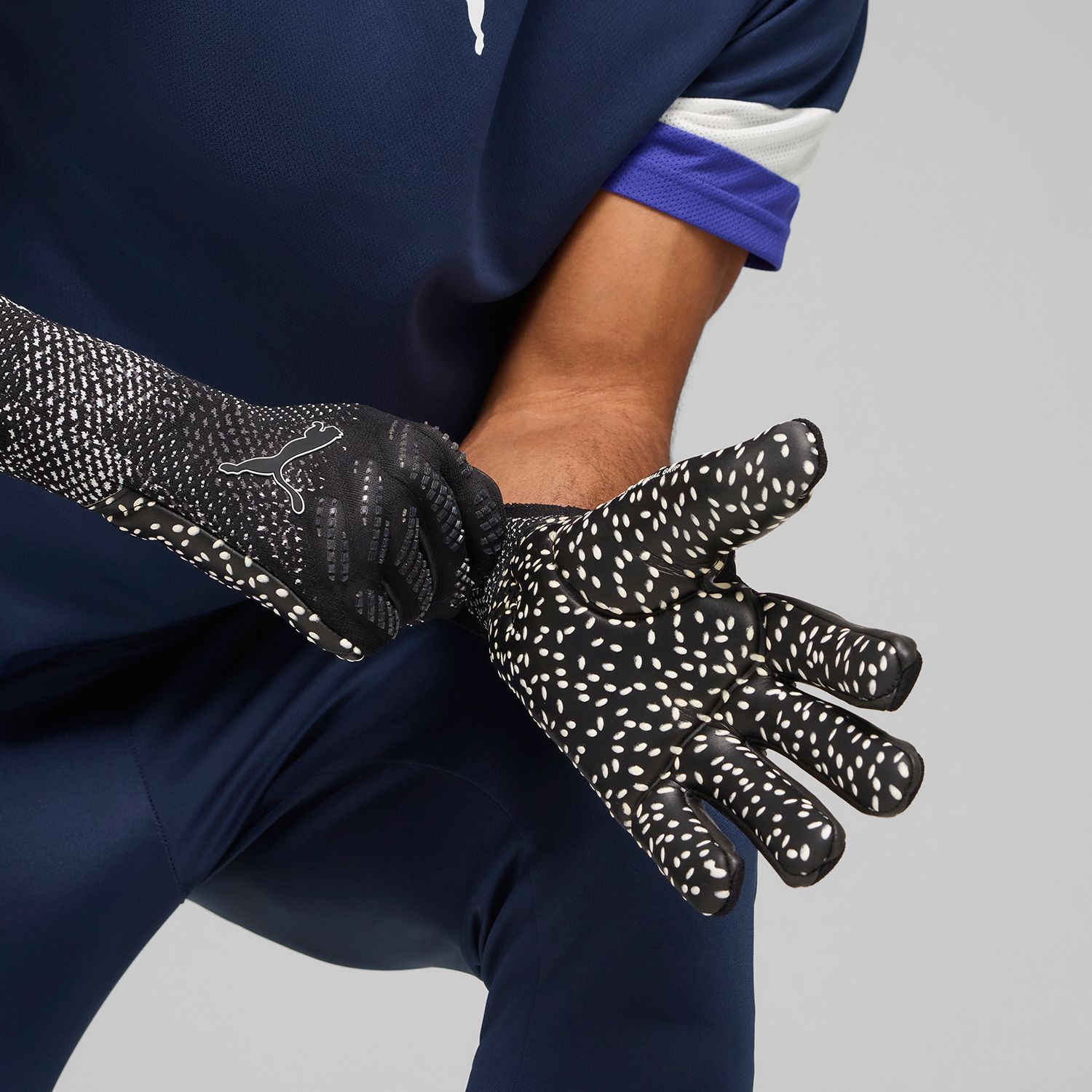 PUMA Adult FUTURE Ultimate Negative Cut Goalkeeper Gloves product image