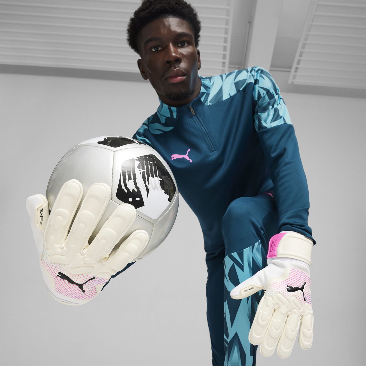 PUMA Adult FUTURE Match Negative Cut Goalkeeper Gloves product image