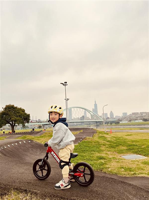 STRIDER Sport No-Pedal Balance 12" Bike product image