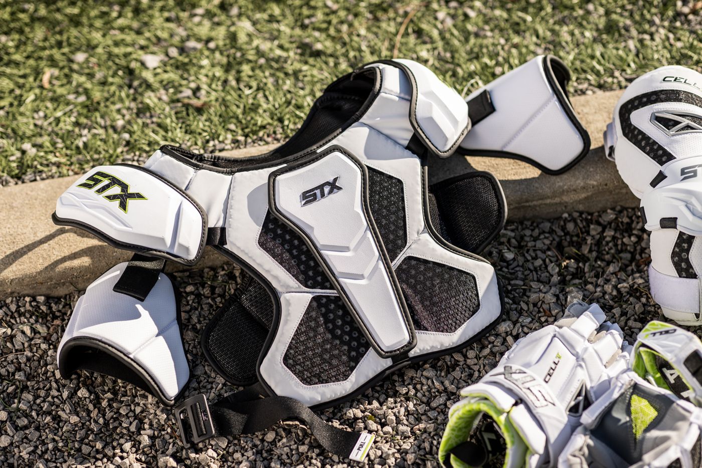 STX Cell V cheapest Lacrosse Sholder Pads - Adult Small