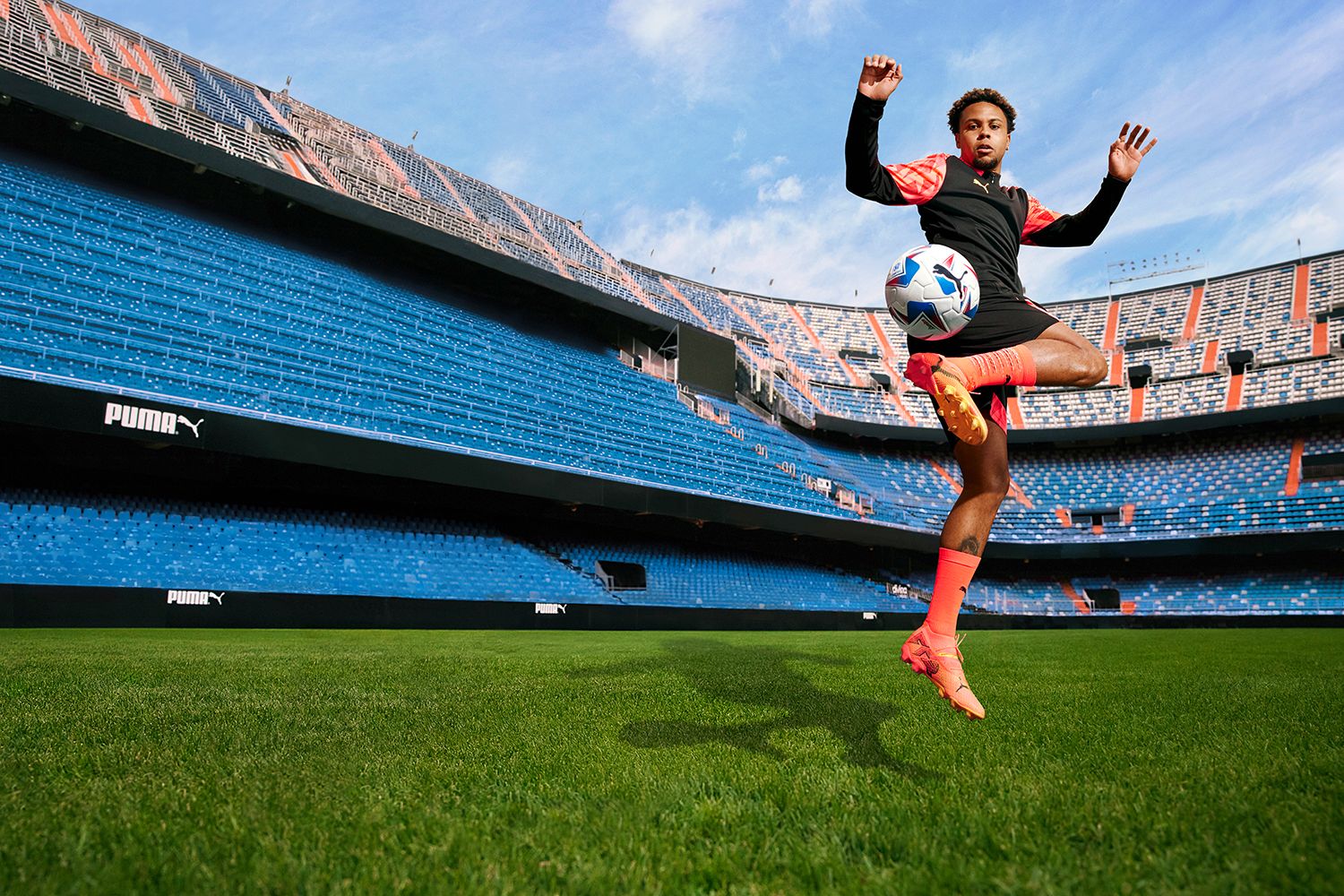 PUMA Cumbre CONMEBOL Copa América 2024 Training Soccer Ball product image