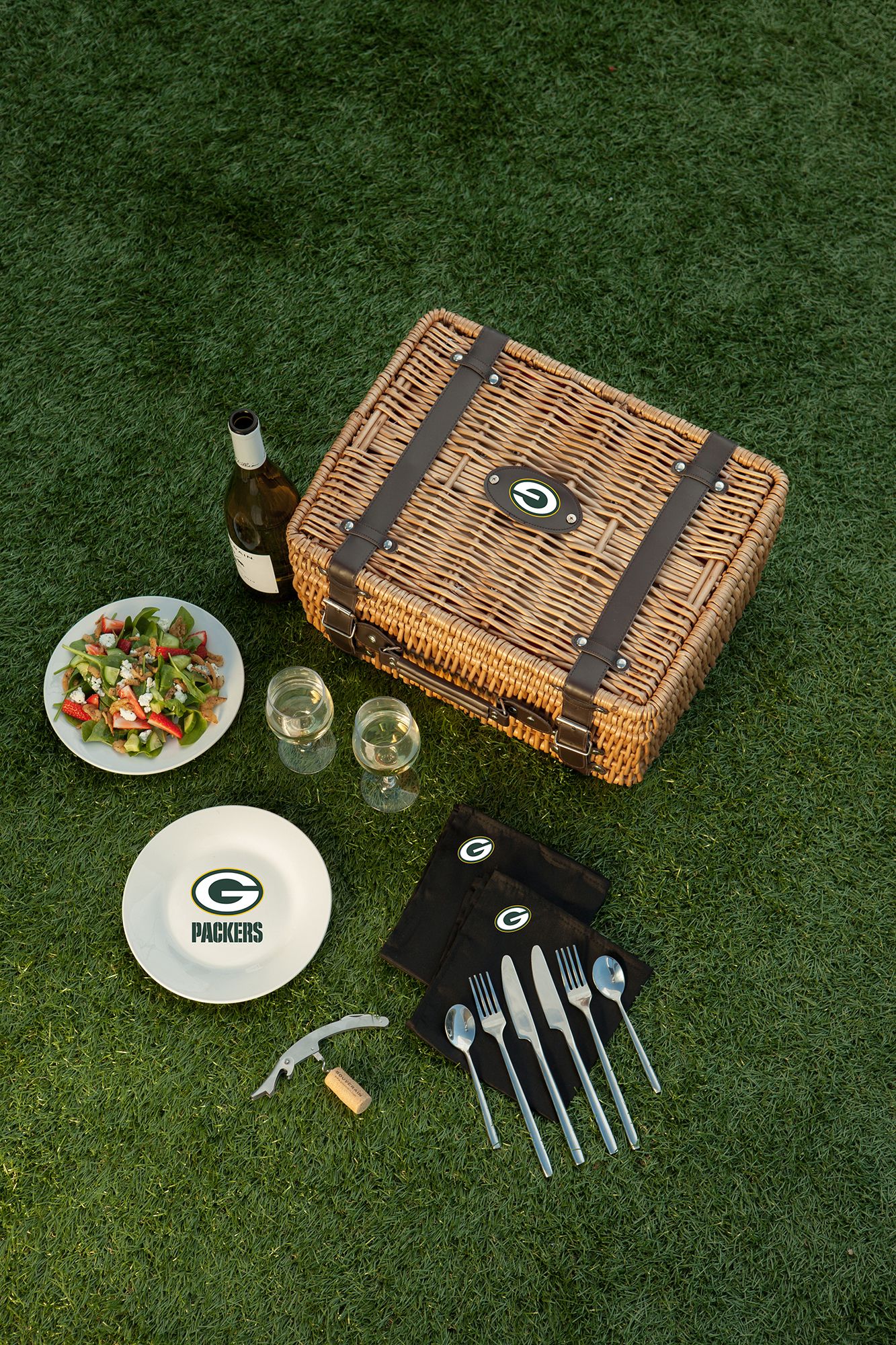 Picnic Time Green Bay Packers Champion Picnic Basket product image