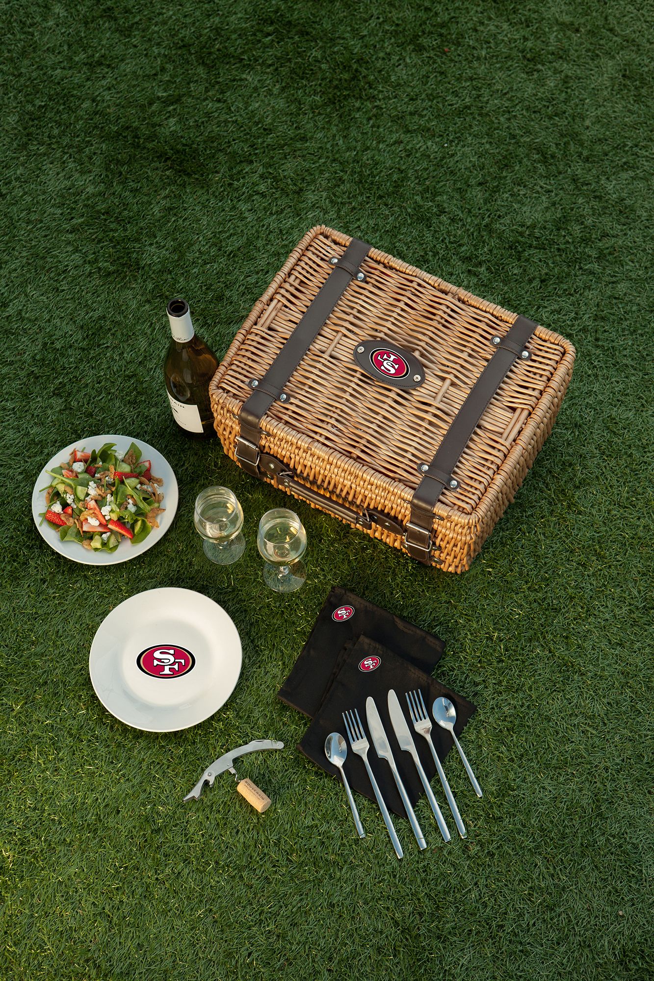 Picnic Time San Francisco 49ers Champion Picnic Basket product image