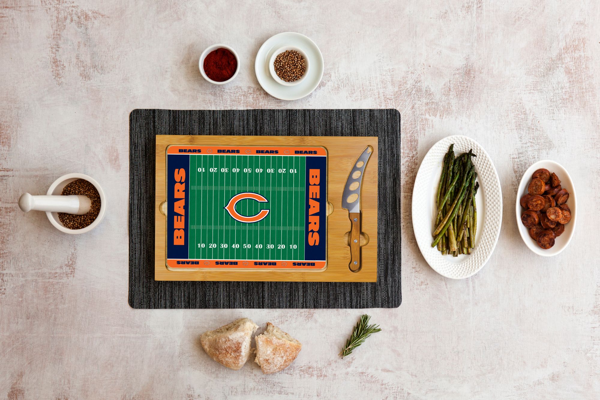 Picnic Time Chicago Bears Glass Top Cutting Board Set product image