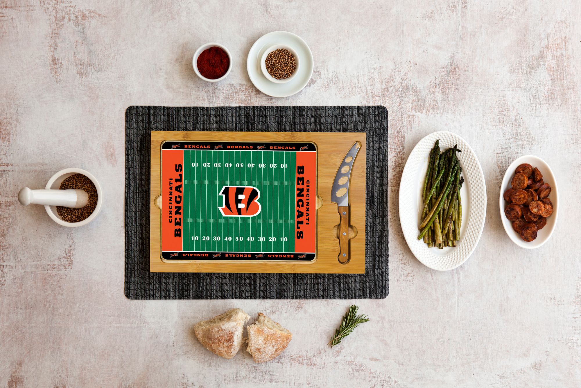 Picnic Time Cincinnati Bengals Glass Top Cutting Board Set product image