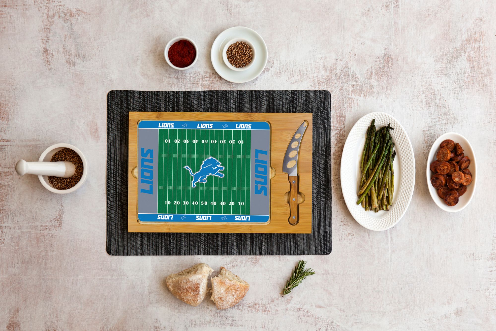 Picnic Time Detroit Lions Glass Top Cutting Board Set