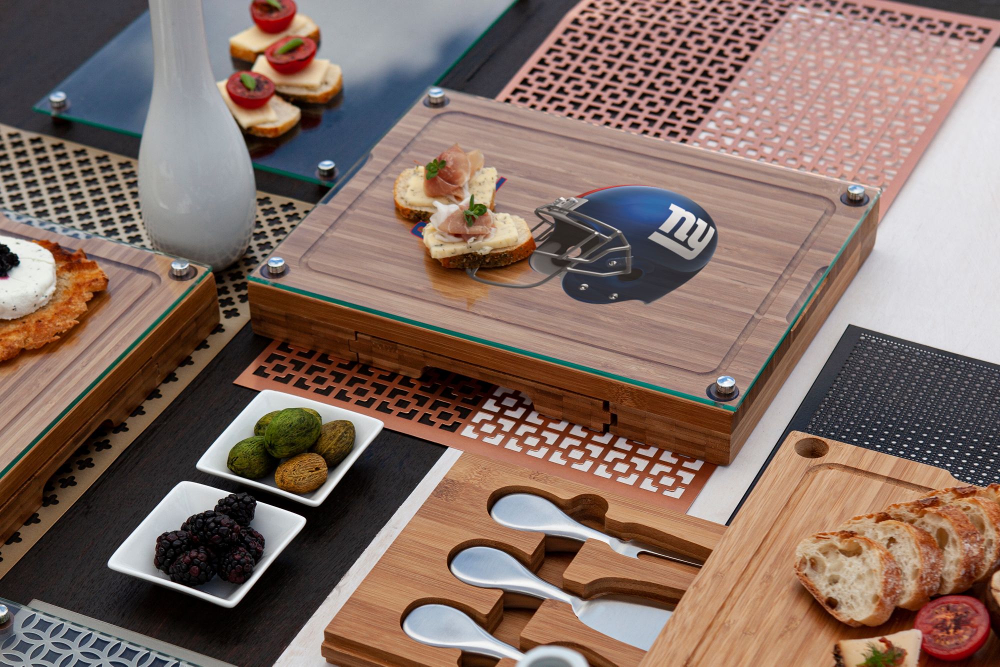Picnic Time New York Giants Glass Top Cheese Board and Knife Set product image