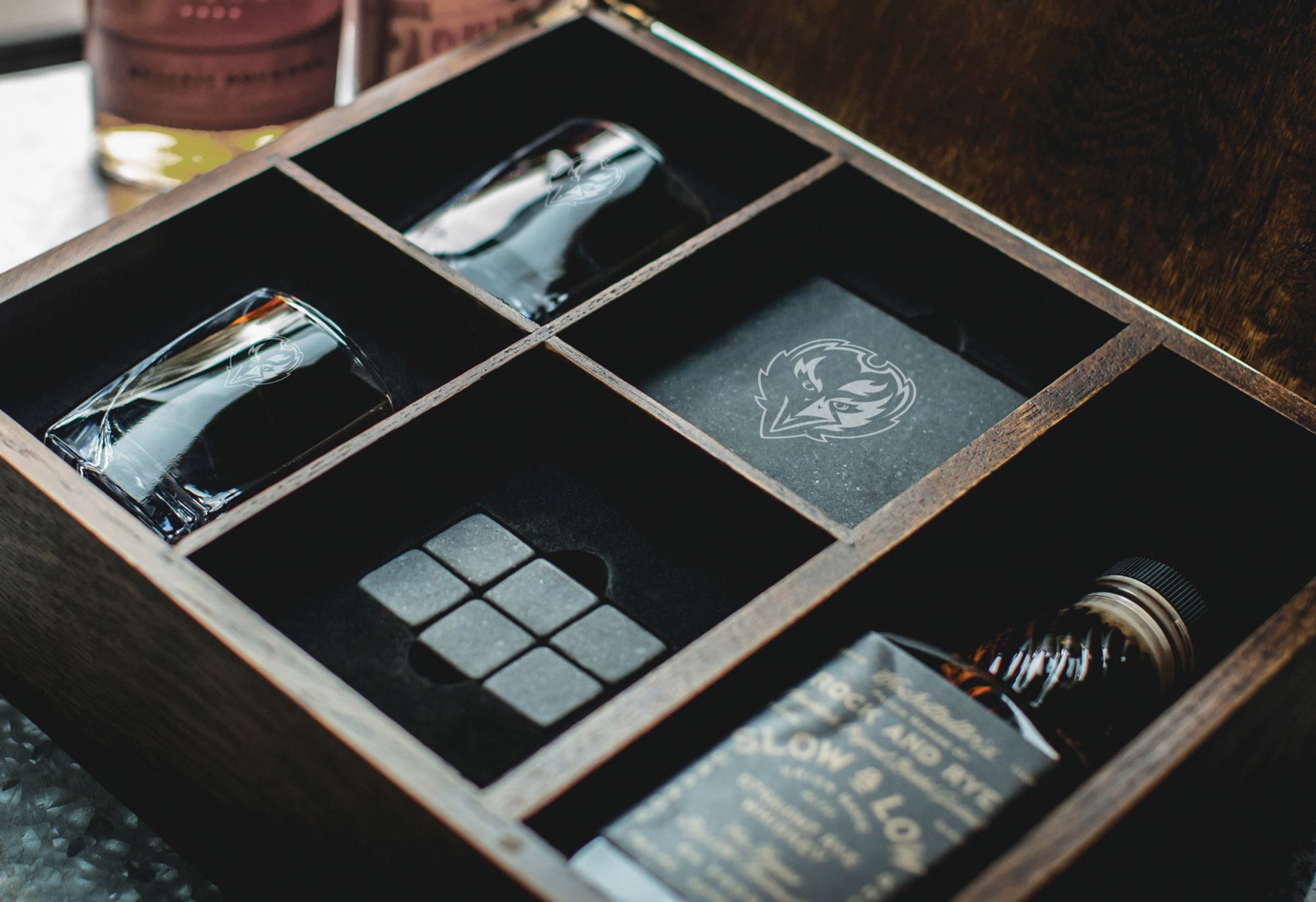 Picnic Time Baltimore Ravens Whiskey Box Set product image