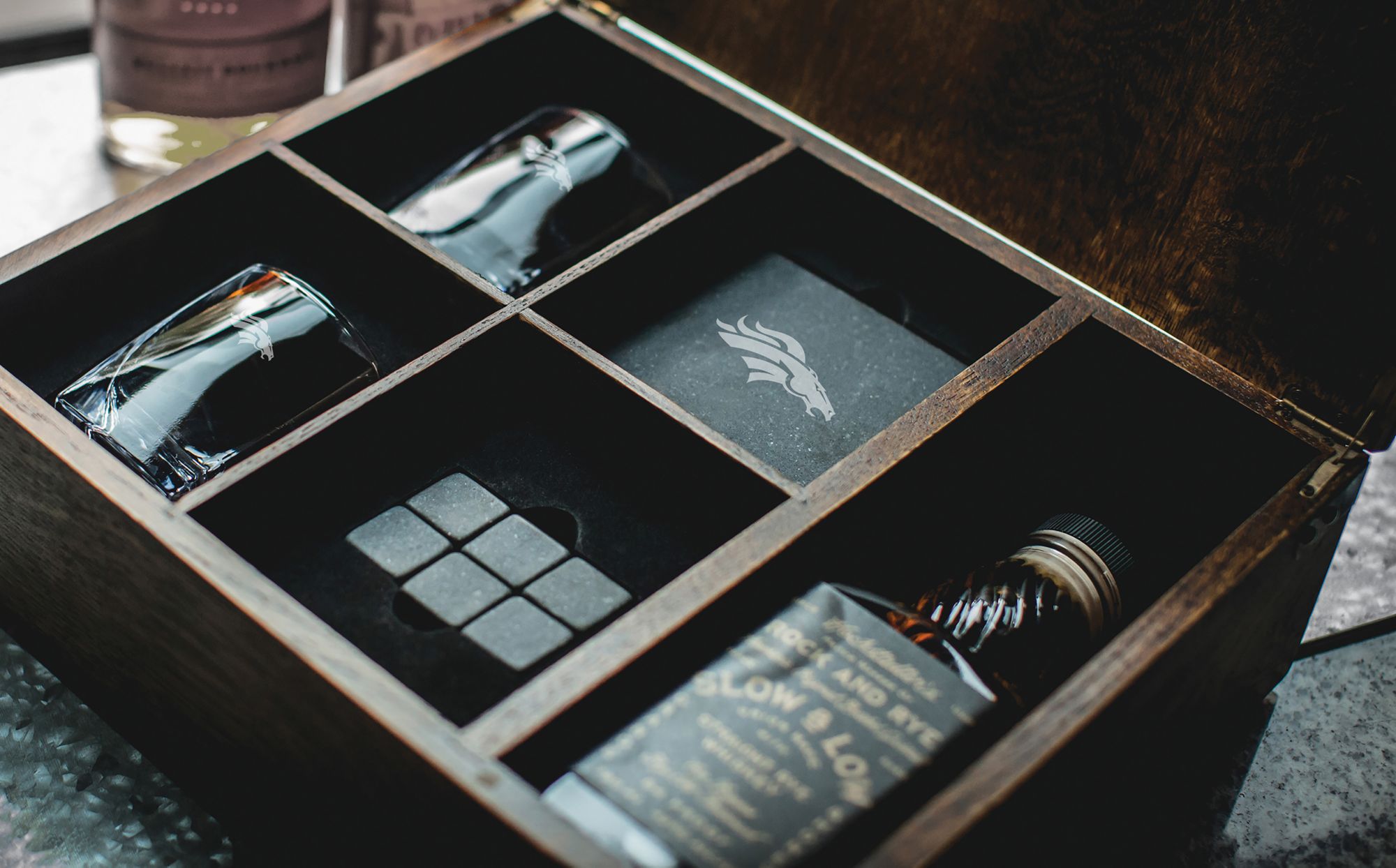 Picnic Time Denver Broncos Whiskey Box Set product image