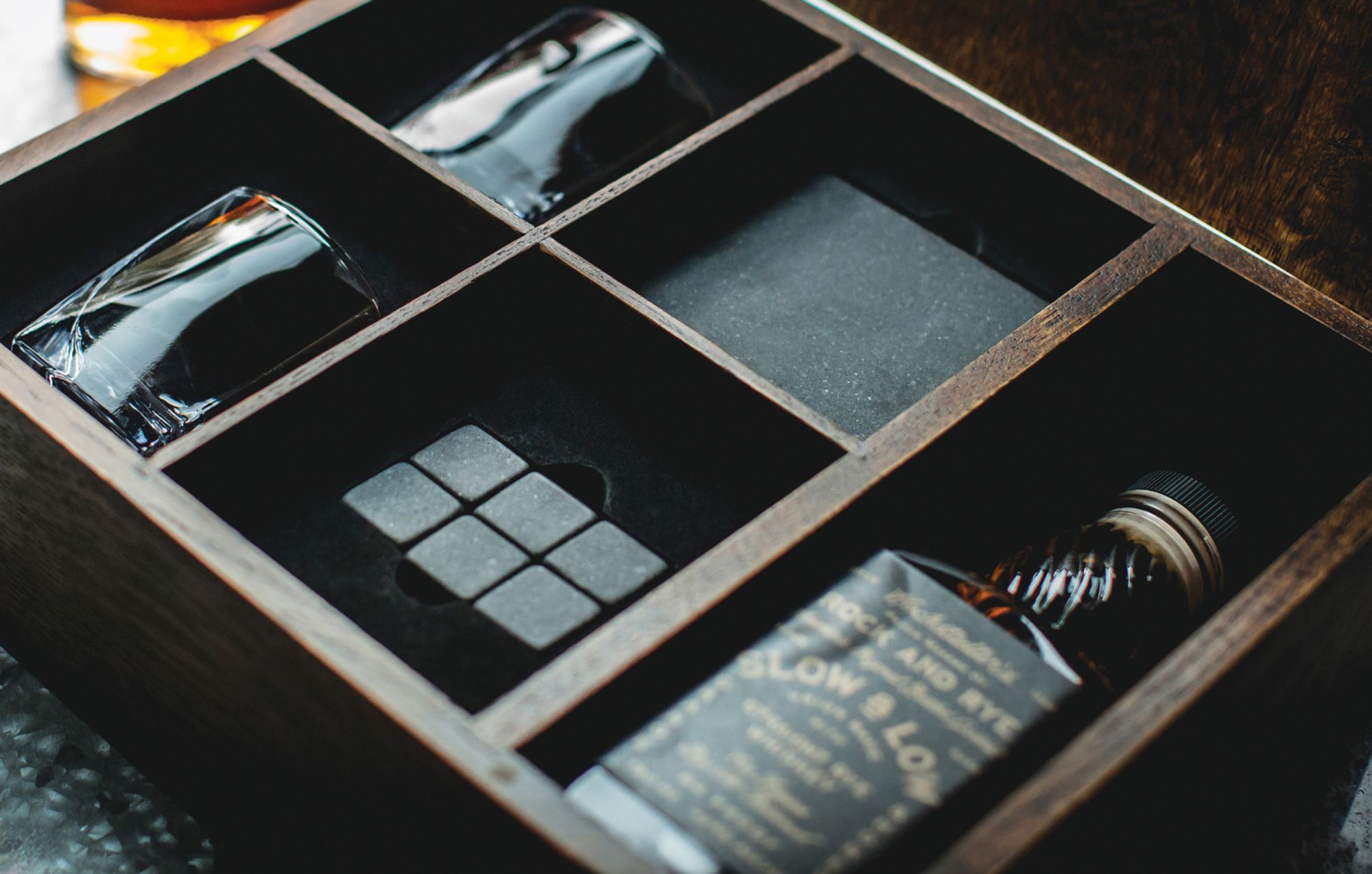 Picnic Time New York Giants Whiskey Box Set product image