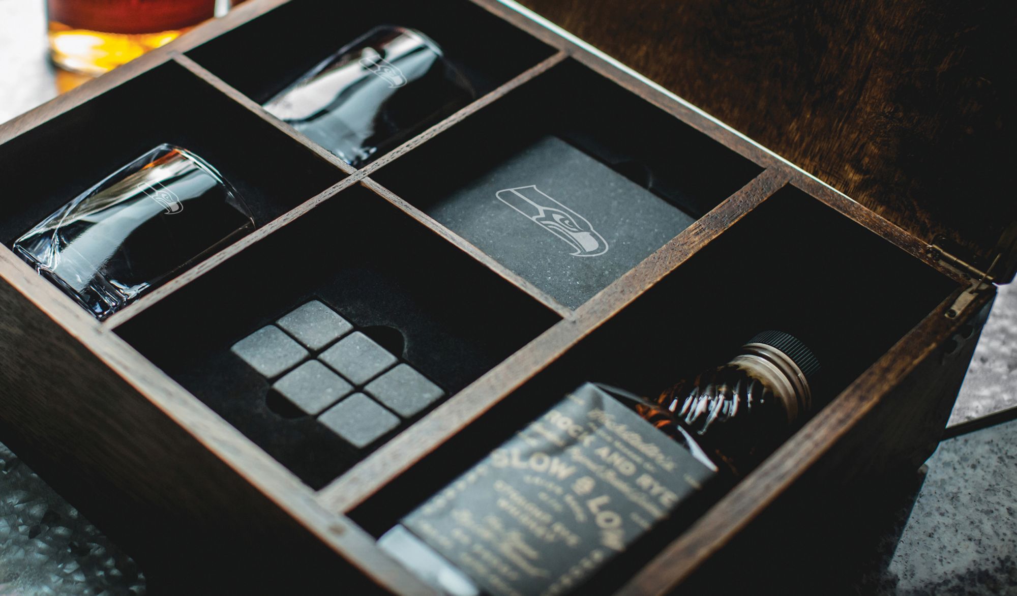 Picnic Time Seattle Seahawks Whiskey Box Set product image