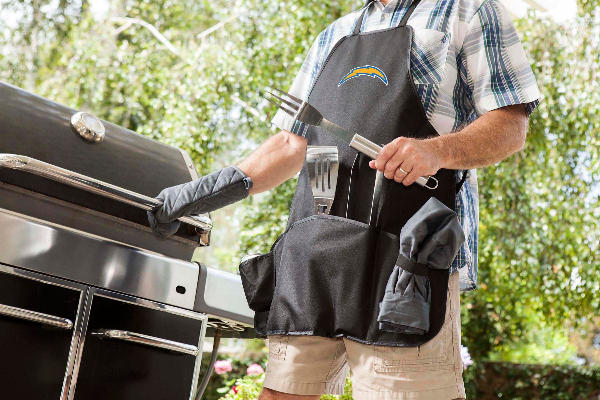 Picnic Time Los Angeles Chargers Apron Tote Pro Grill Set product image