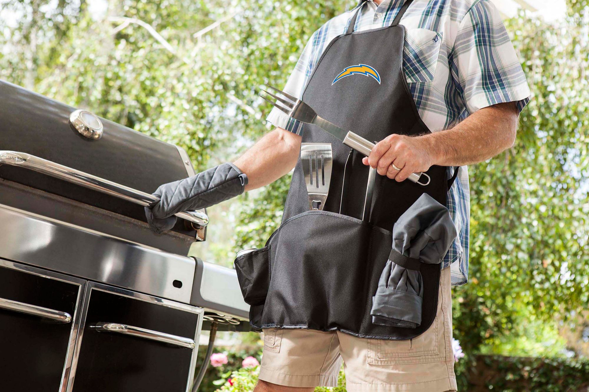 Picnic Time Los Angeles Chargers Apron Tote Pro Grill Set