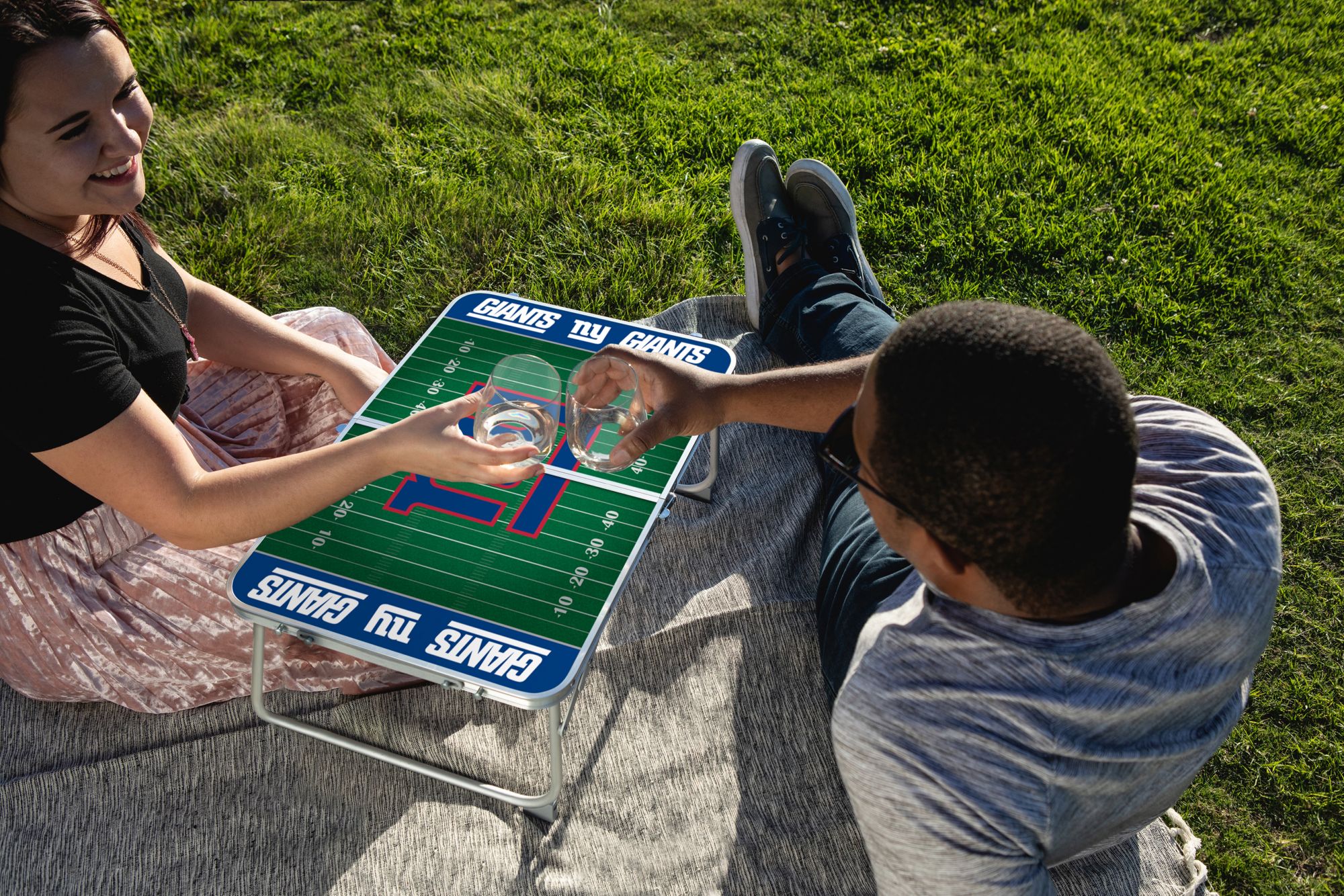 Picnic Time New York Giants Mini Portable Concert Table product image