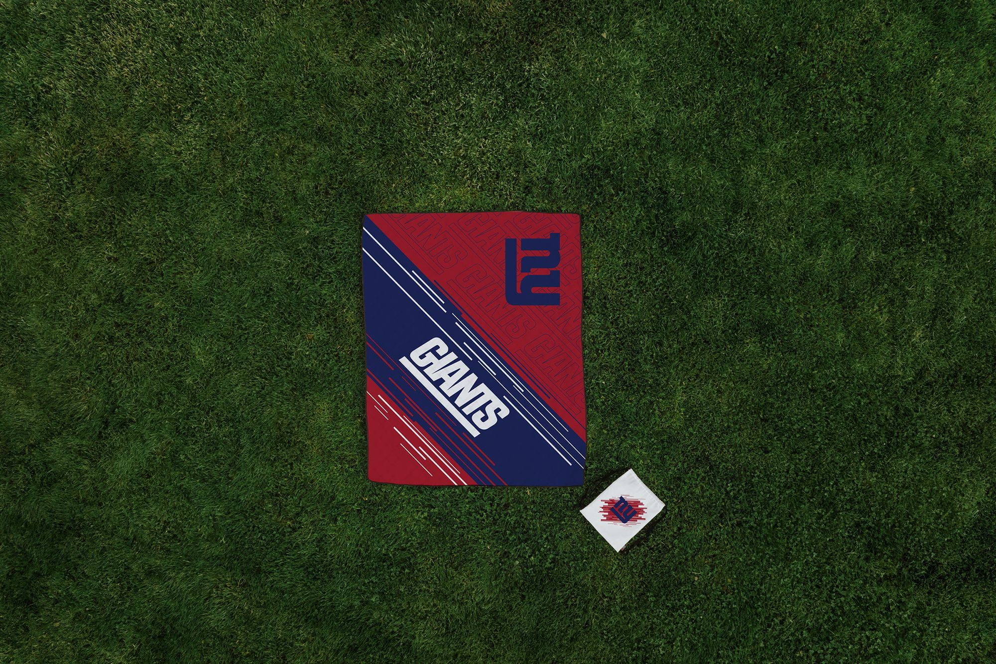 Picnic Time New York Giants Outdoor Picnic Blanket product image