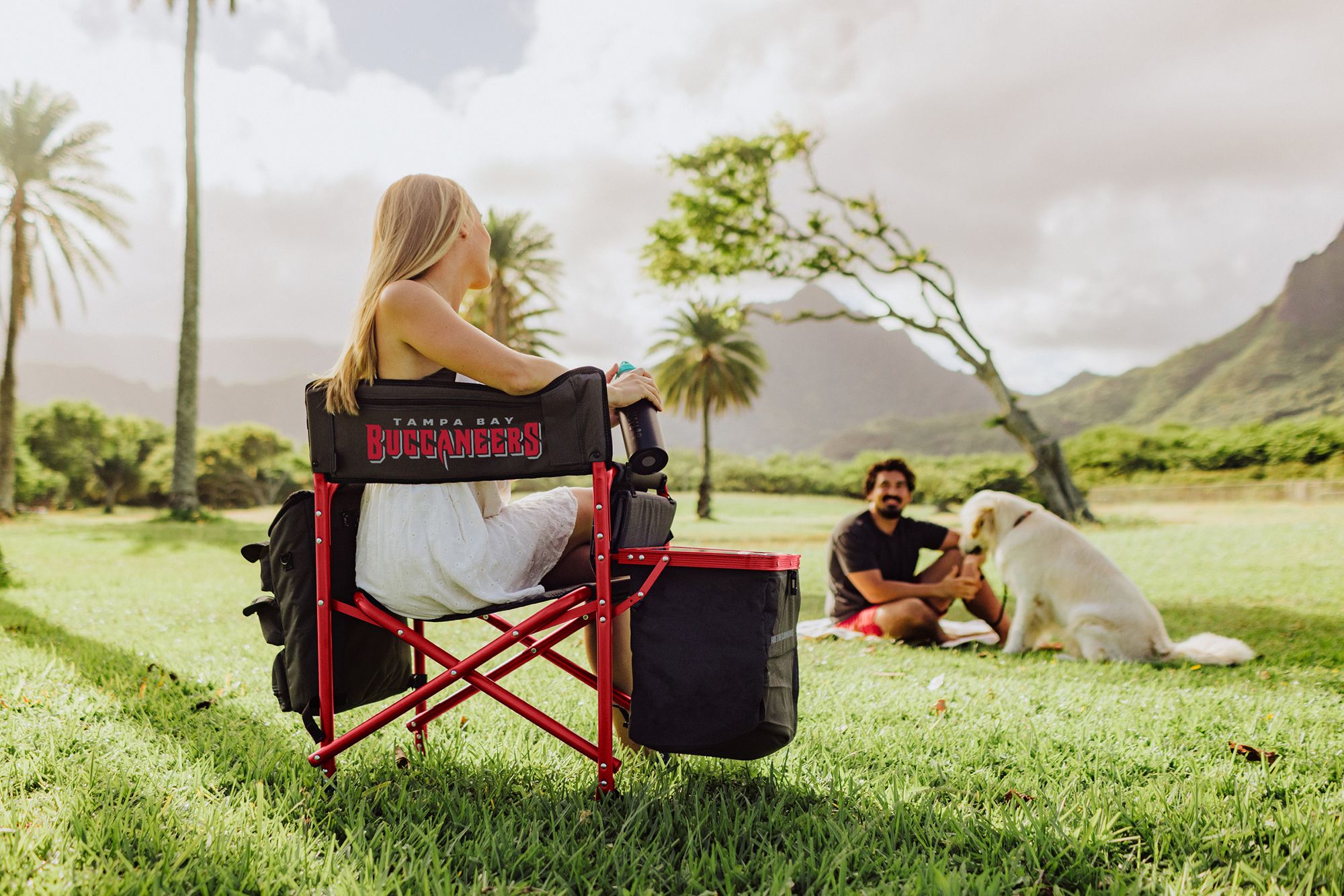 Picnic Time Tampa Bay Buccaneers Red All-In-One Chair product image