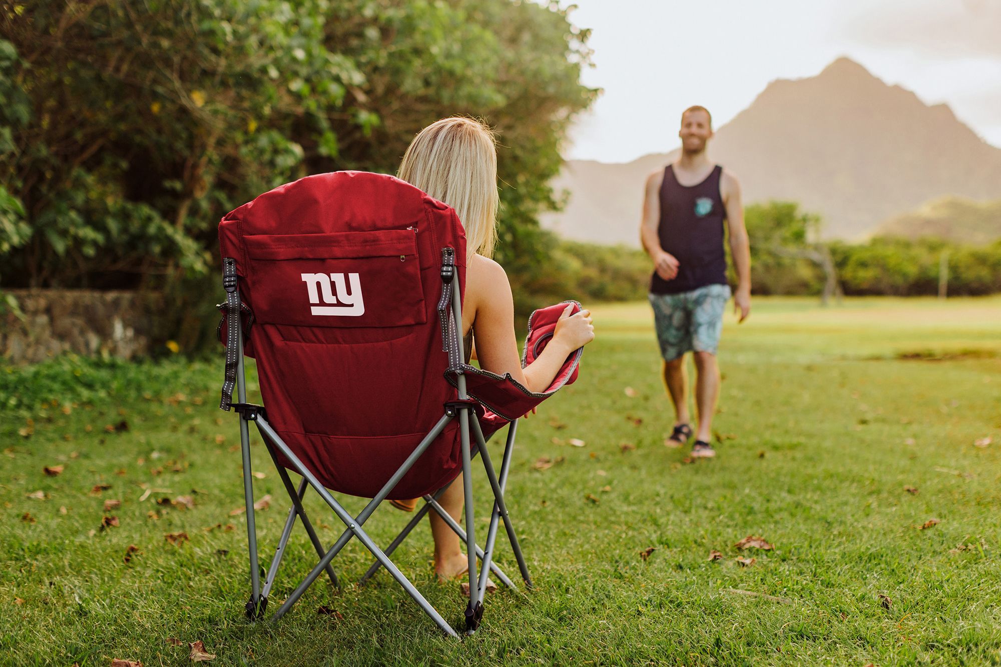 Picnic Time New York Giants Red Recline Chair product image