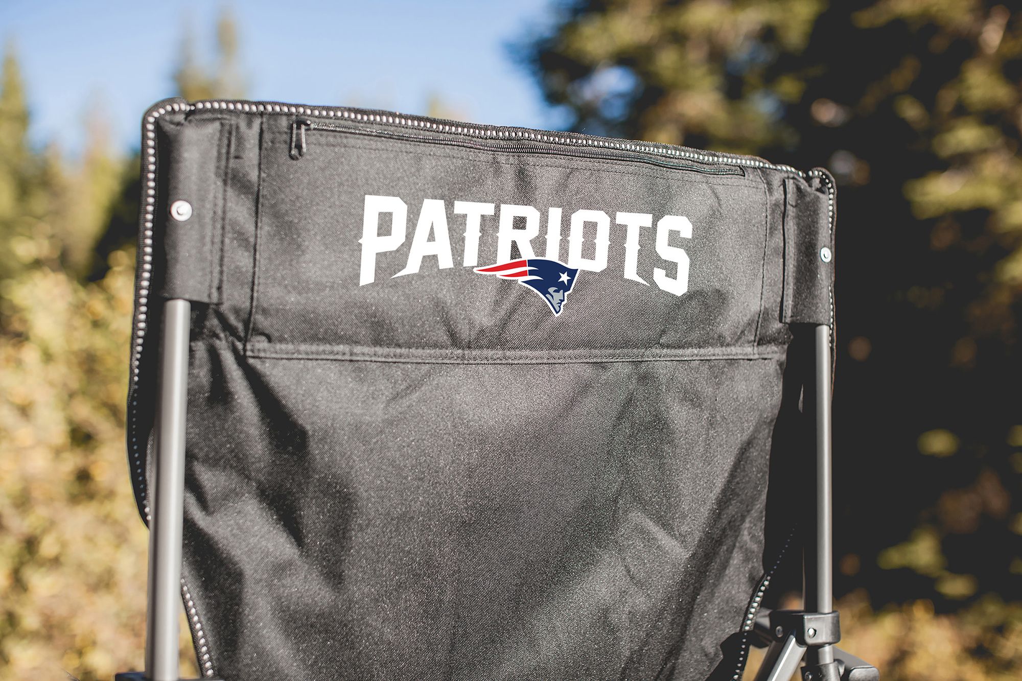 Picnic Time New England Patriots XL Cooler Camp Chair product image