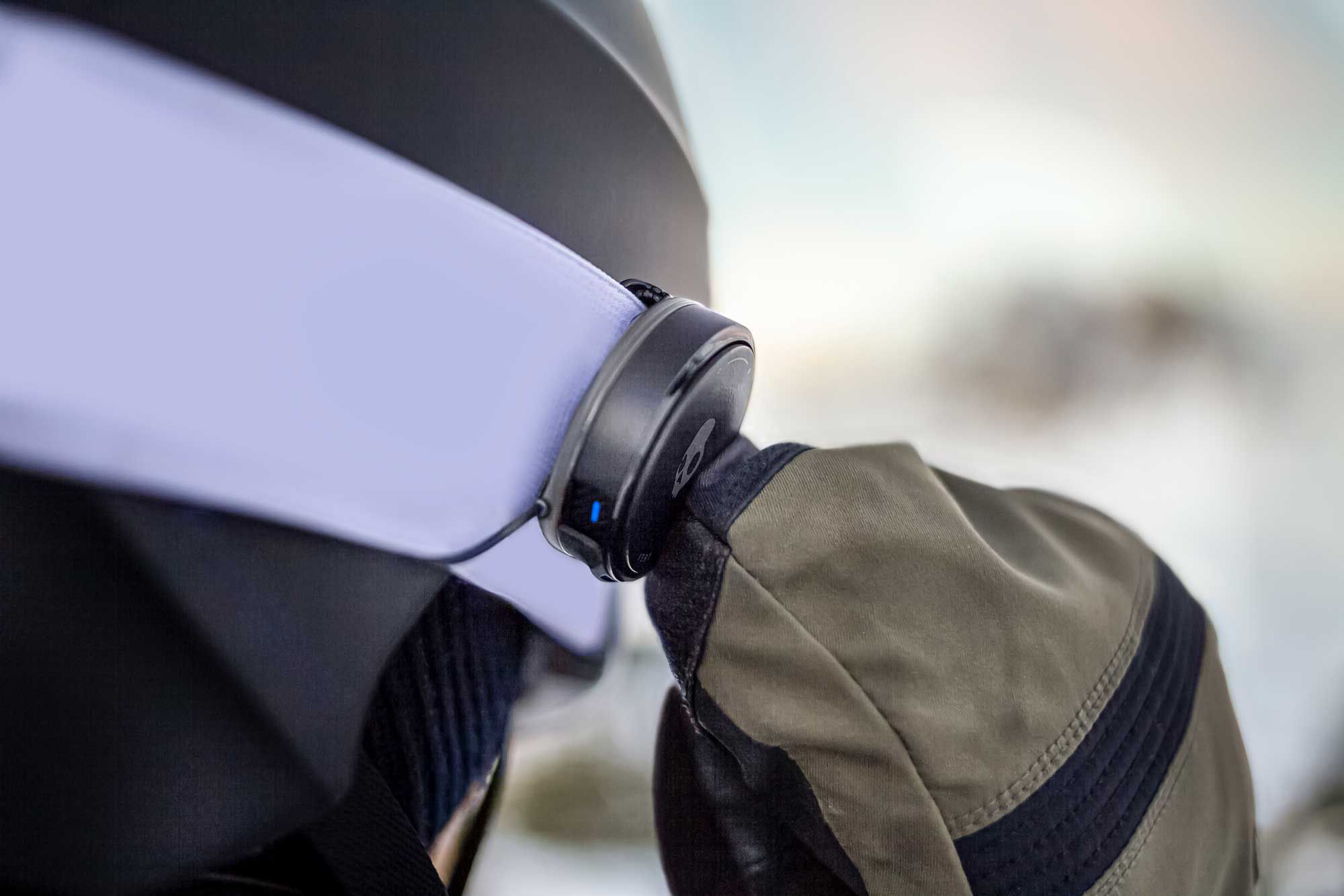Skullcandy Vert Clip-Anywhere Wireless Earbuds product image