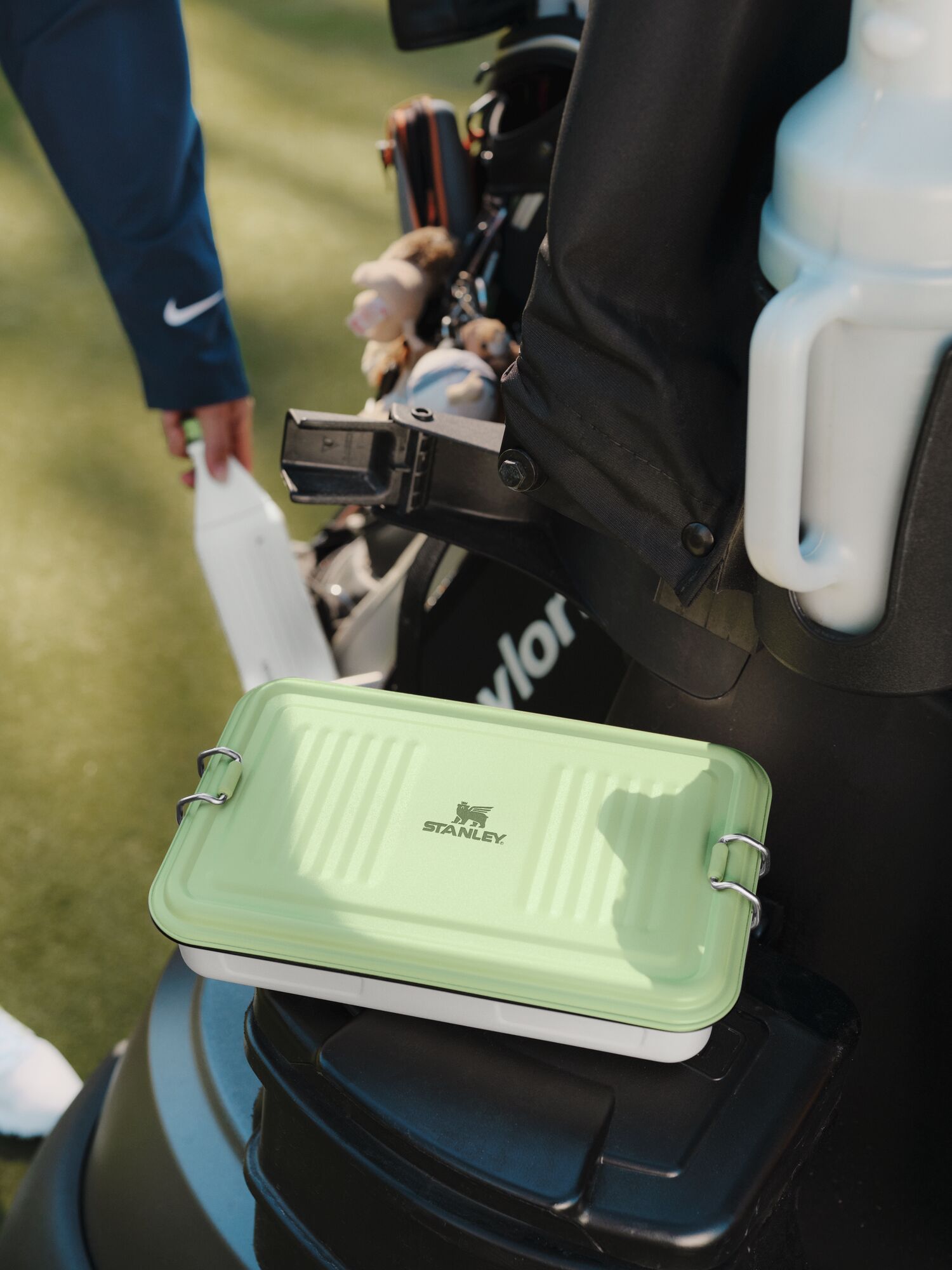 Stanley 1.25 Quart Classic Legendary Useful Box - Nelly Korda product image