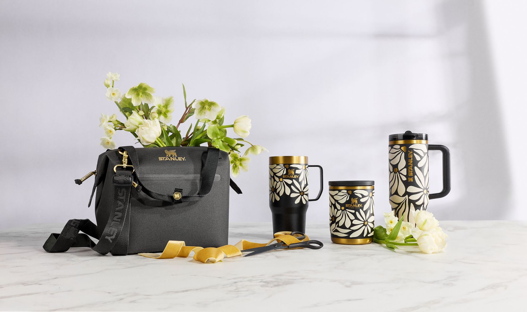 Stanley 24 oz. Everyday Suburban Mug - Wild Blooms product image