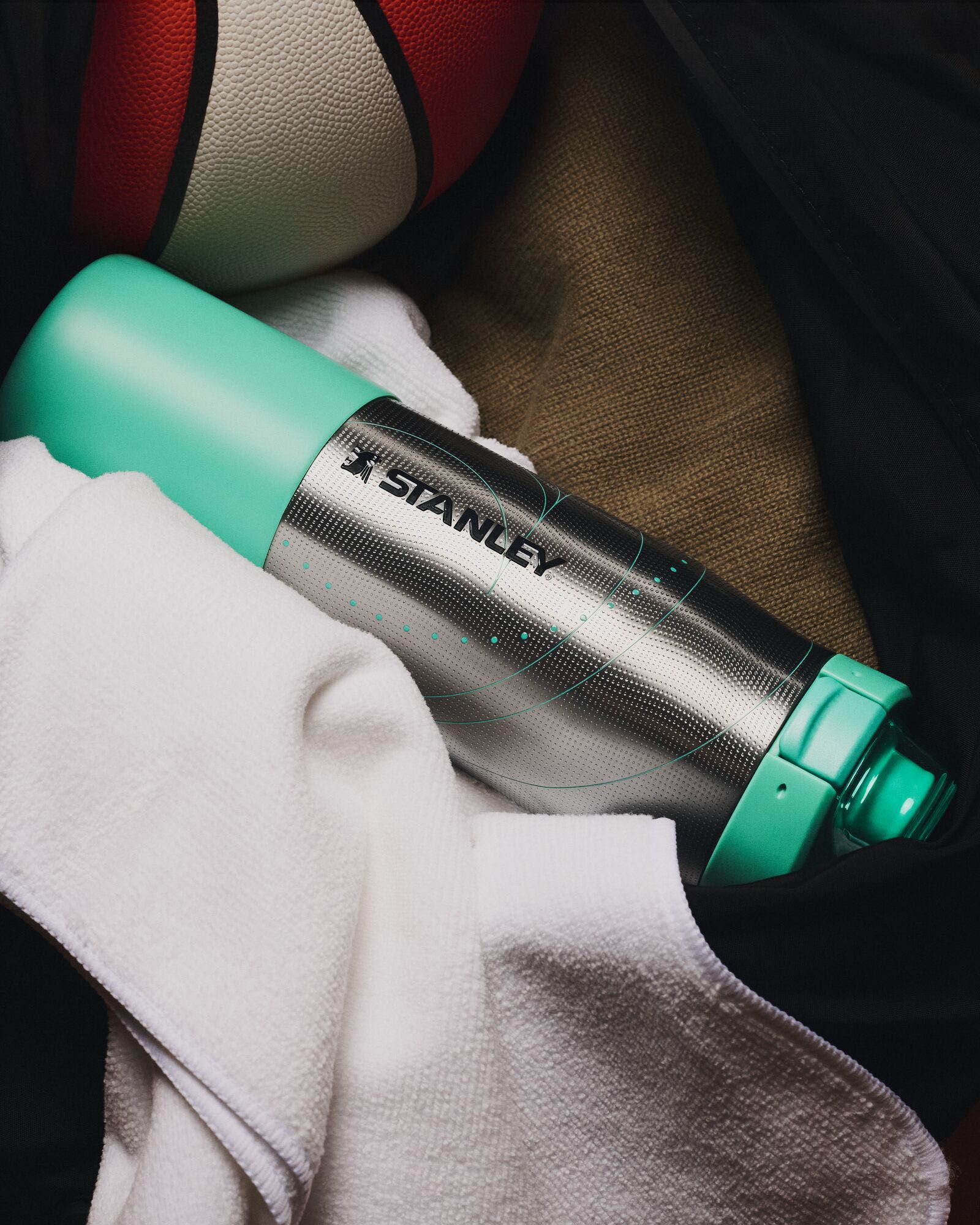 Stanley 24 oz. Vitalize Tempo Bottle - Caitlin Clark product image