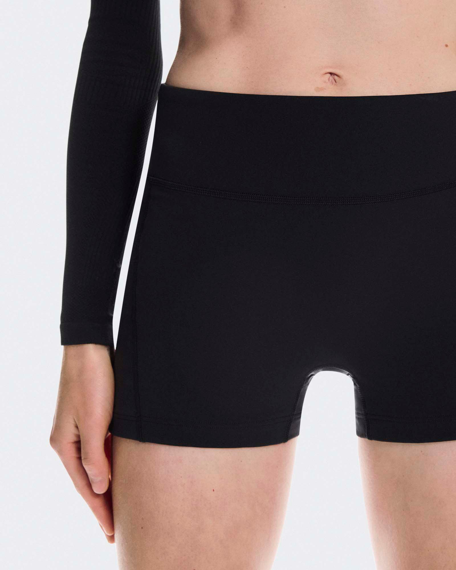 On Women's 3" Performance Tights product image