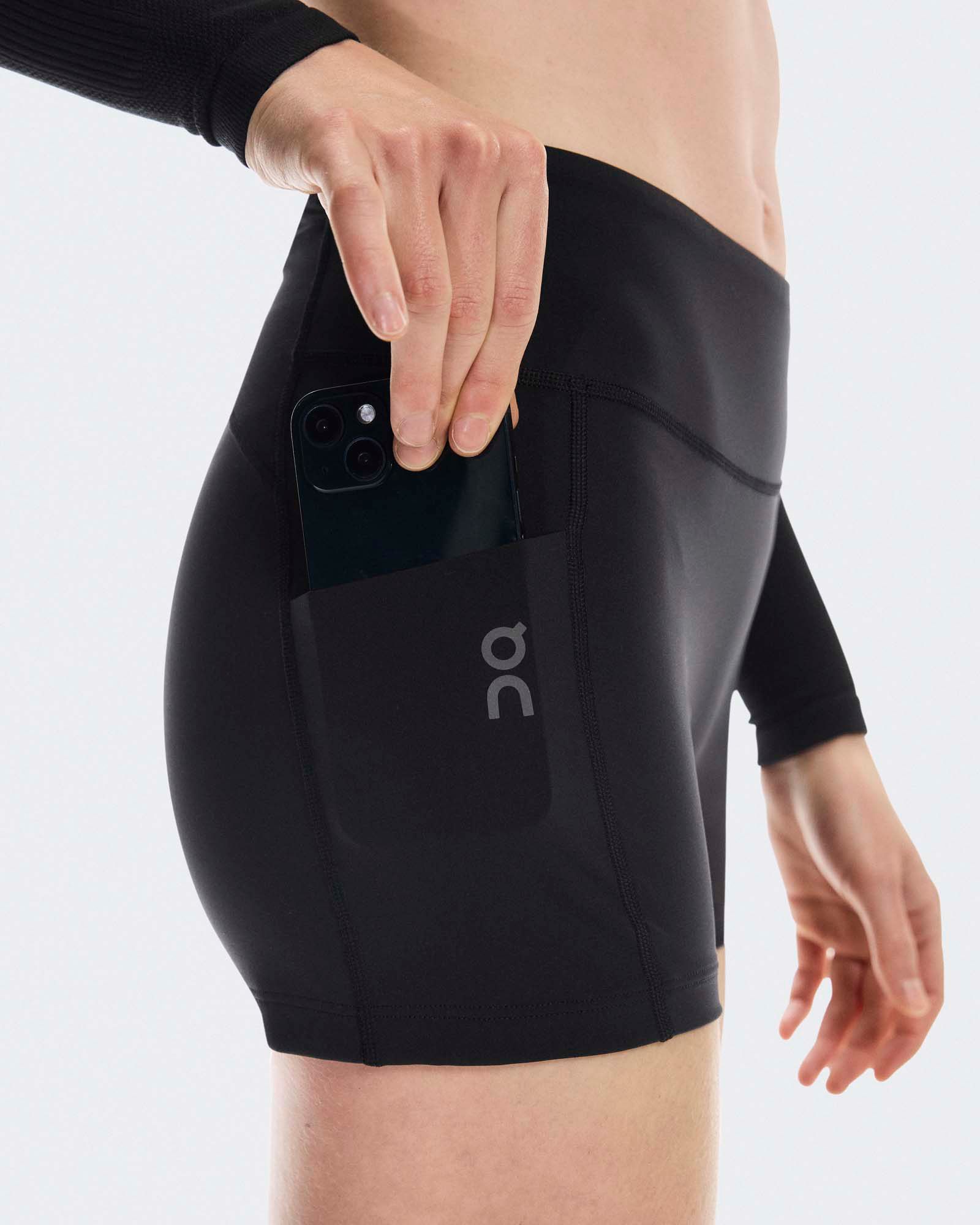 On Women's 3" Performance Tights product image