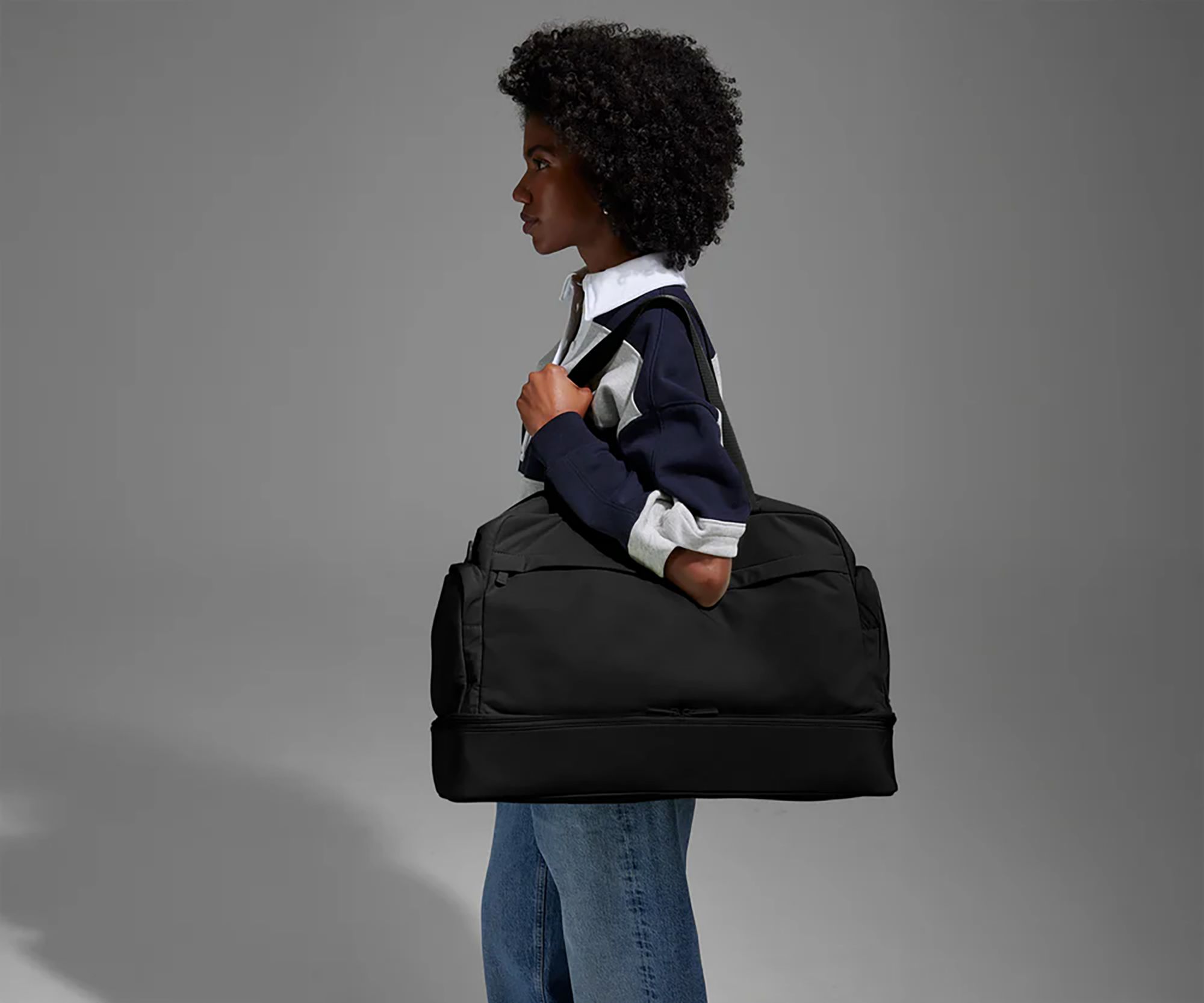 Away Featherlight Weekender Bag product image