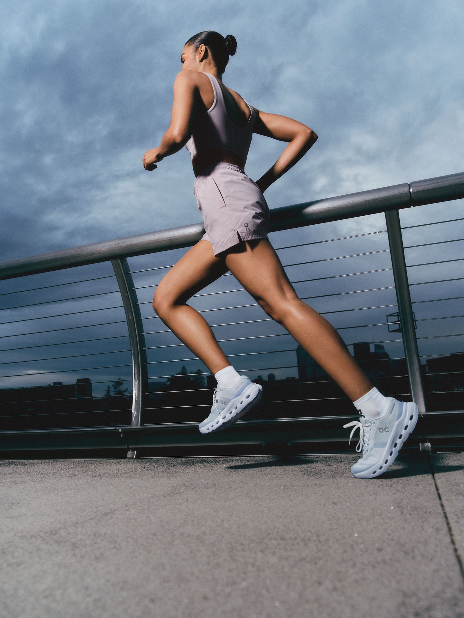 On Women's Core 2-in-1 Crop product image