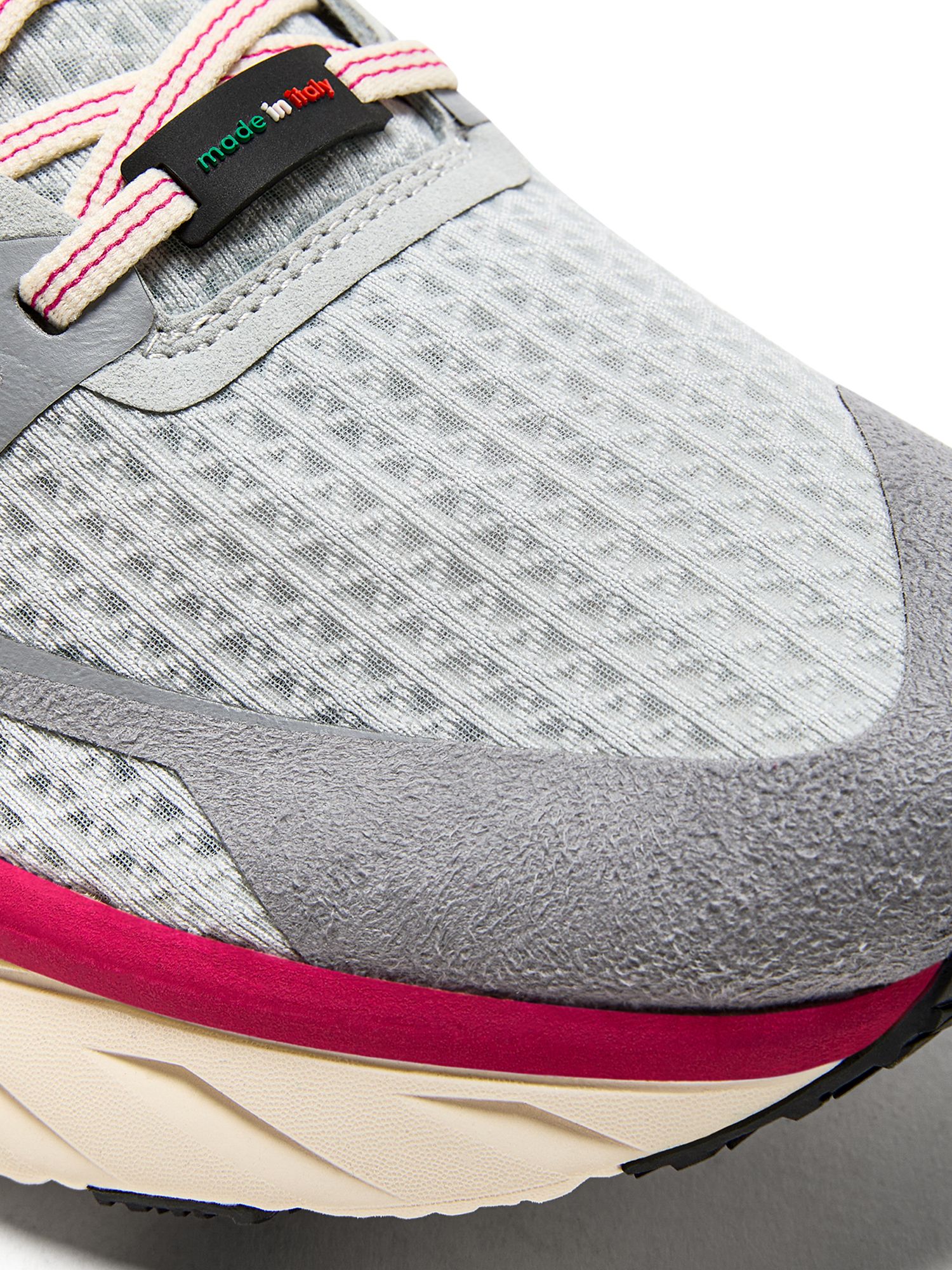 Diadora Atomo V7000 Running Shoes product image