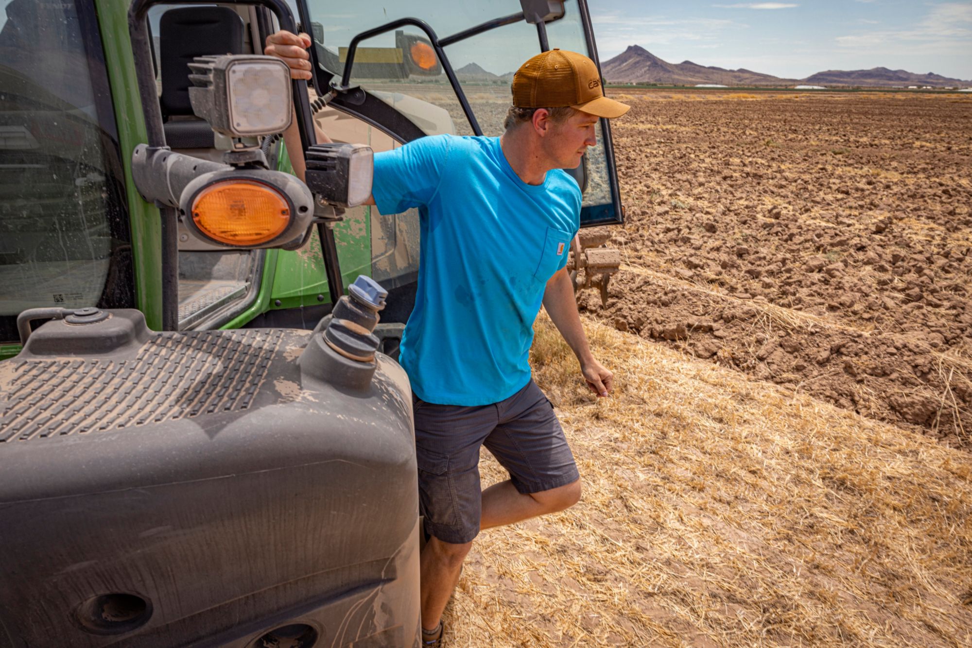 Carhartt Men's Canvas Mesh Logo Hat product image