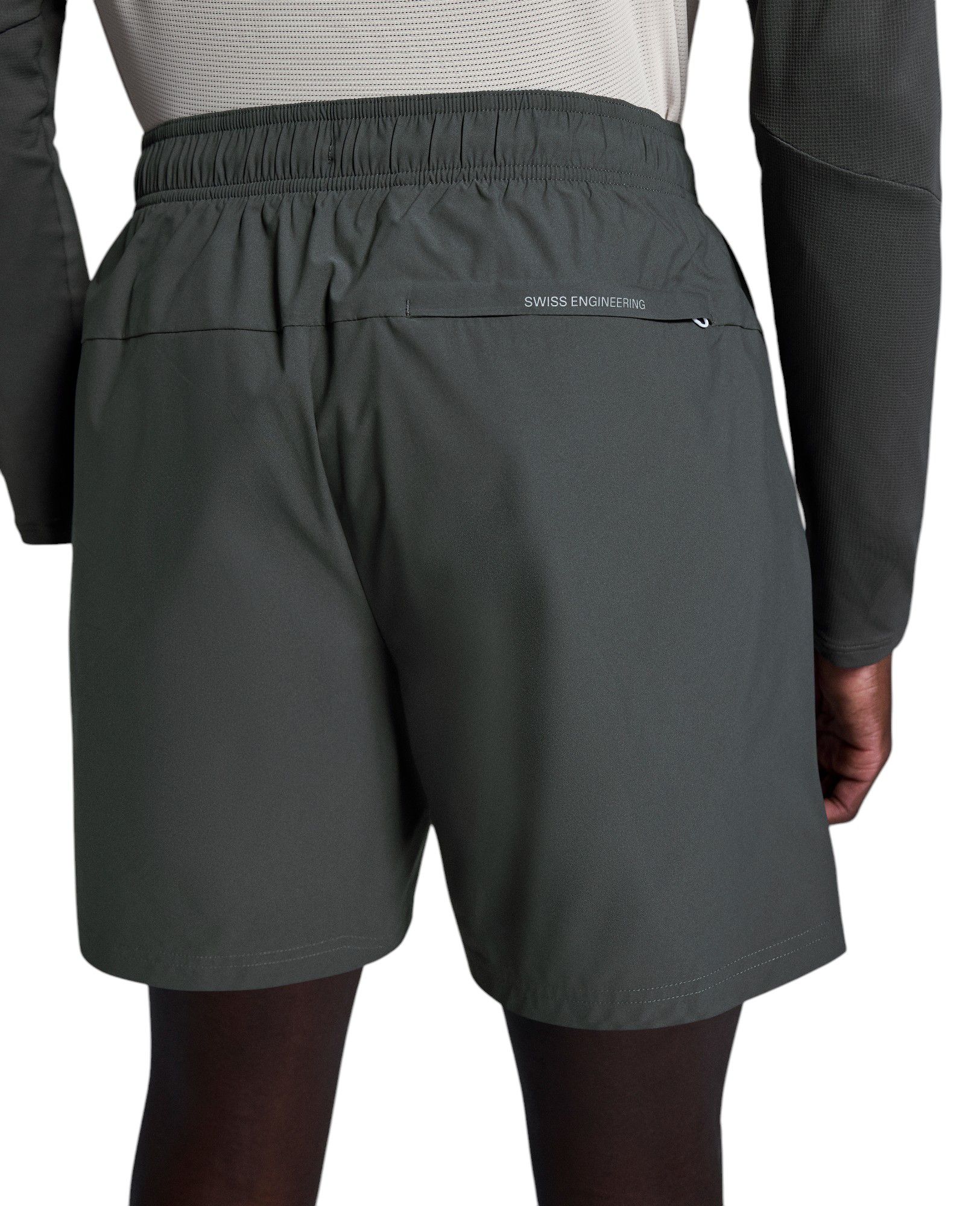 On Men's 5'' Core Shorts product image