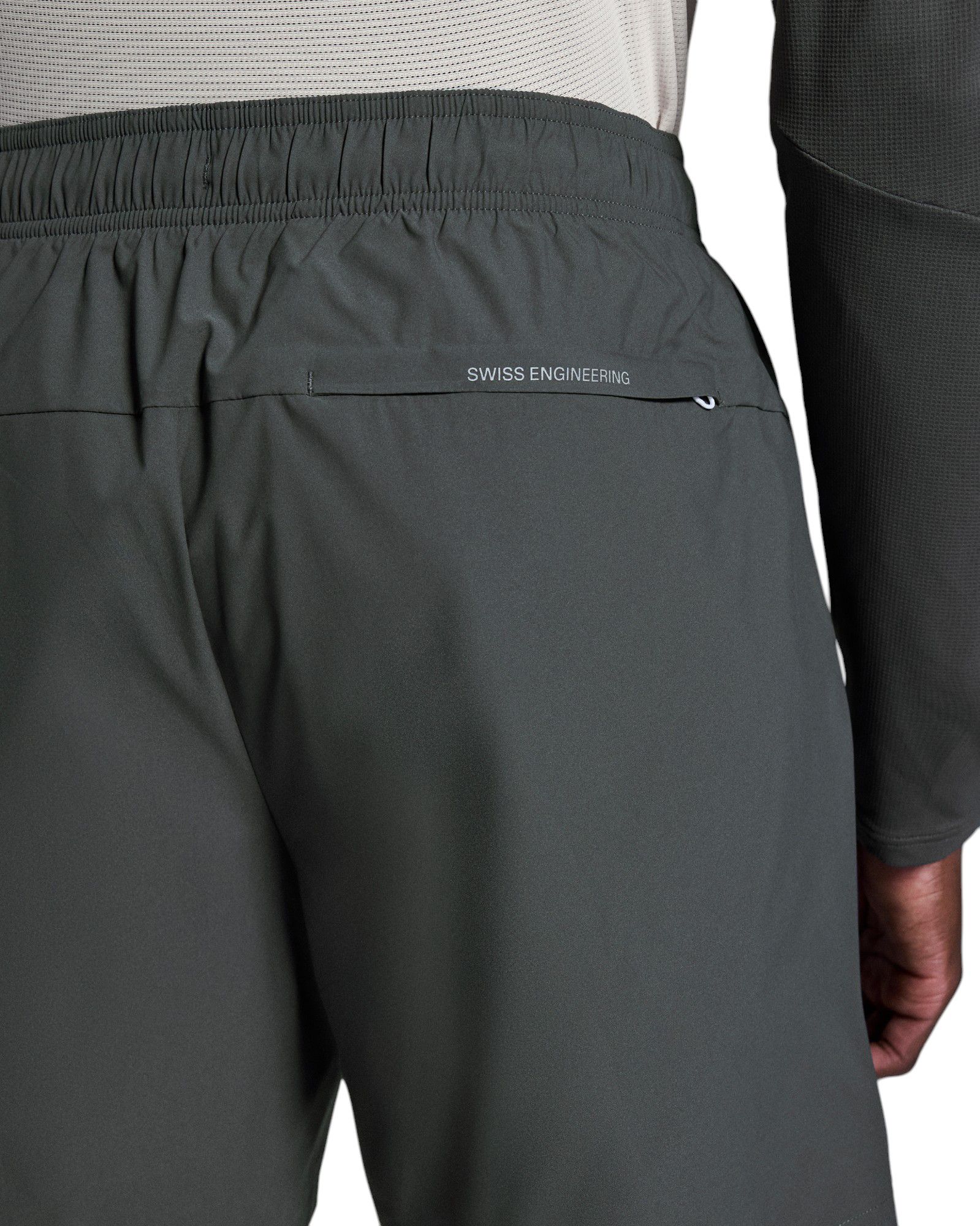 On Men's 5'' Core Shorts product image