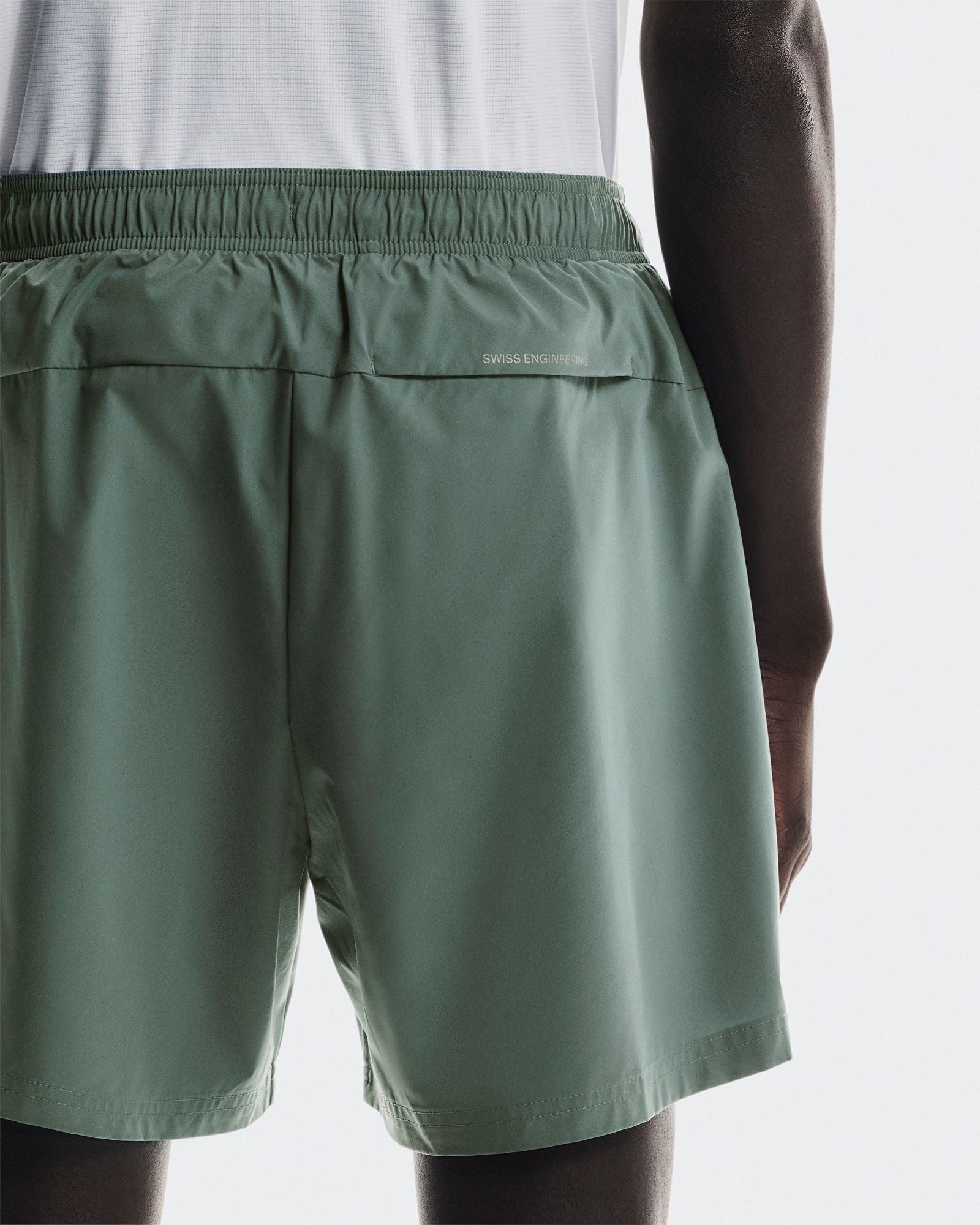 On Men's 5'' Core Shorts product image