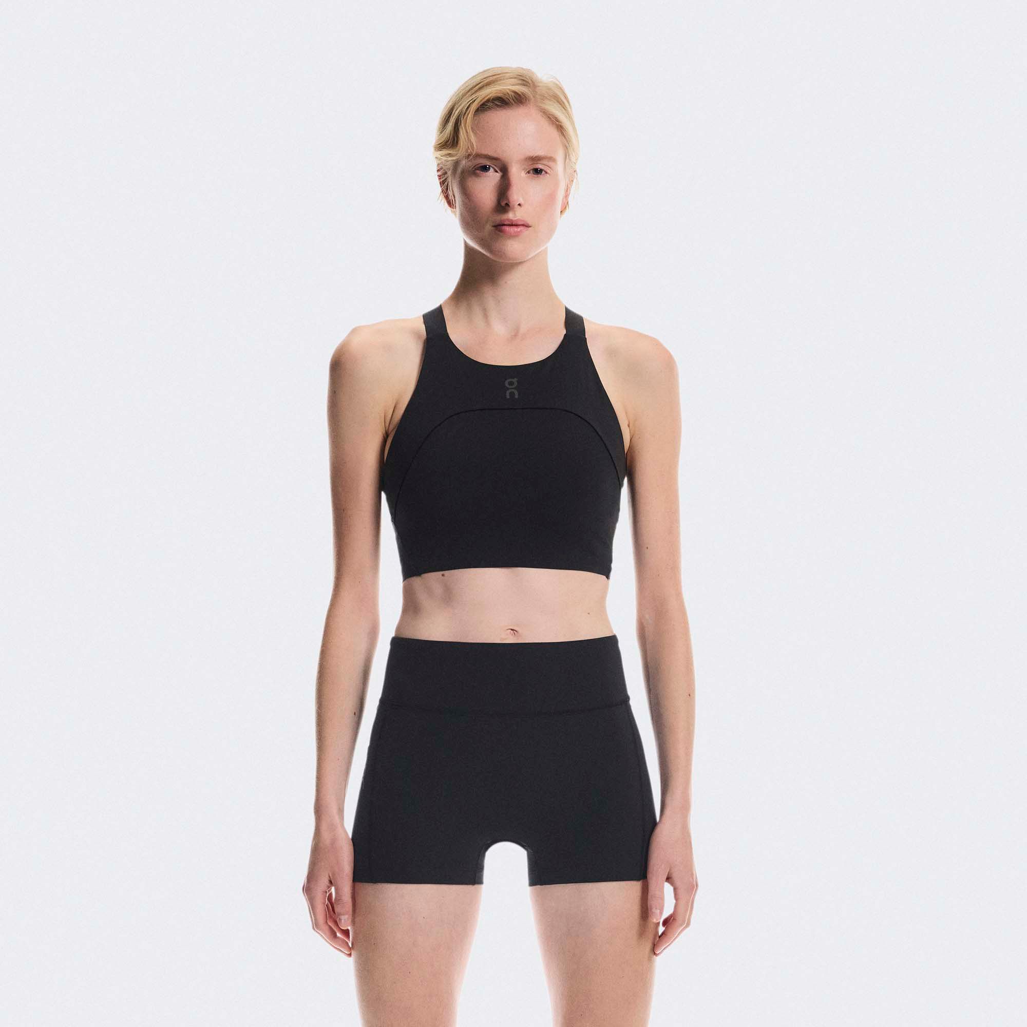 On Women's Performance Crop product image