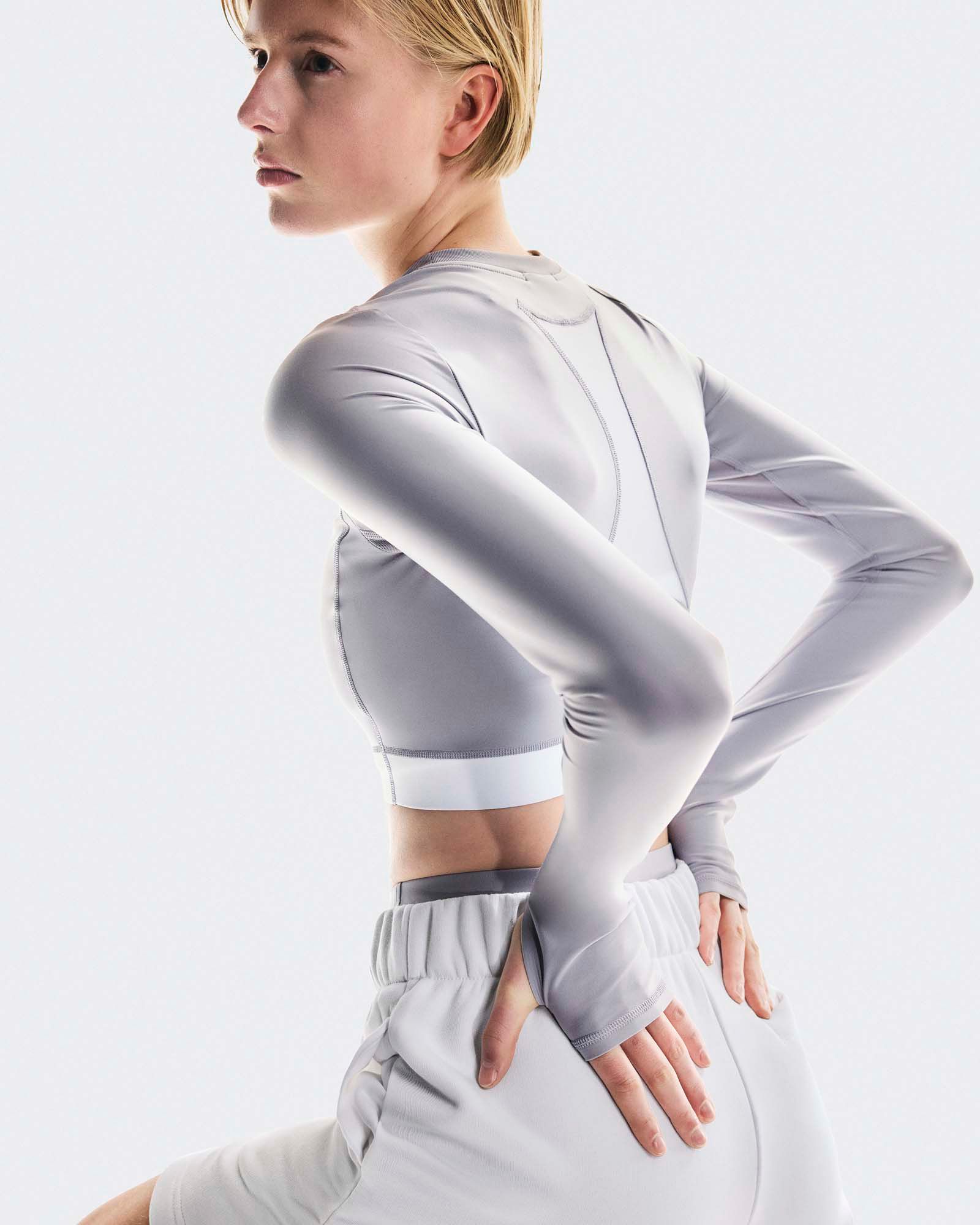 On Women's Train Long Sleeve Crop product image