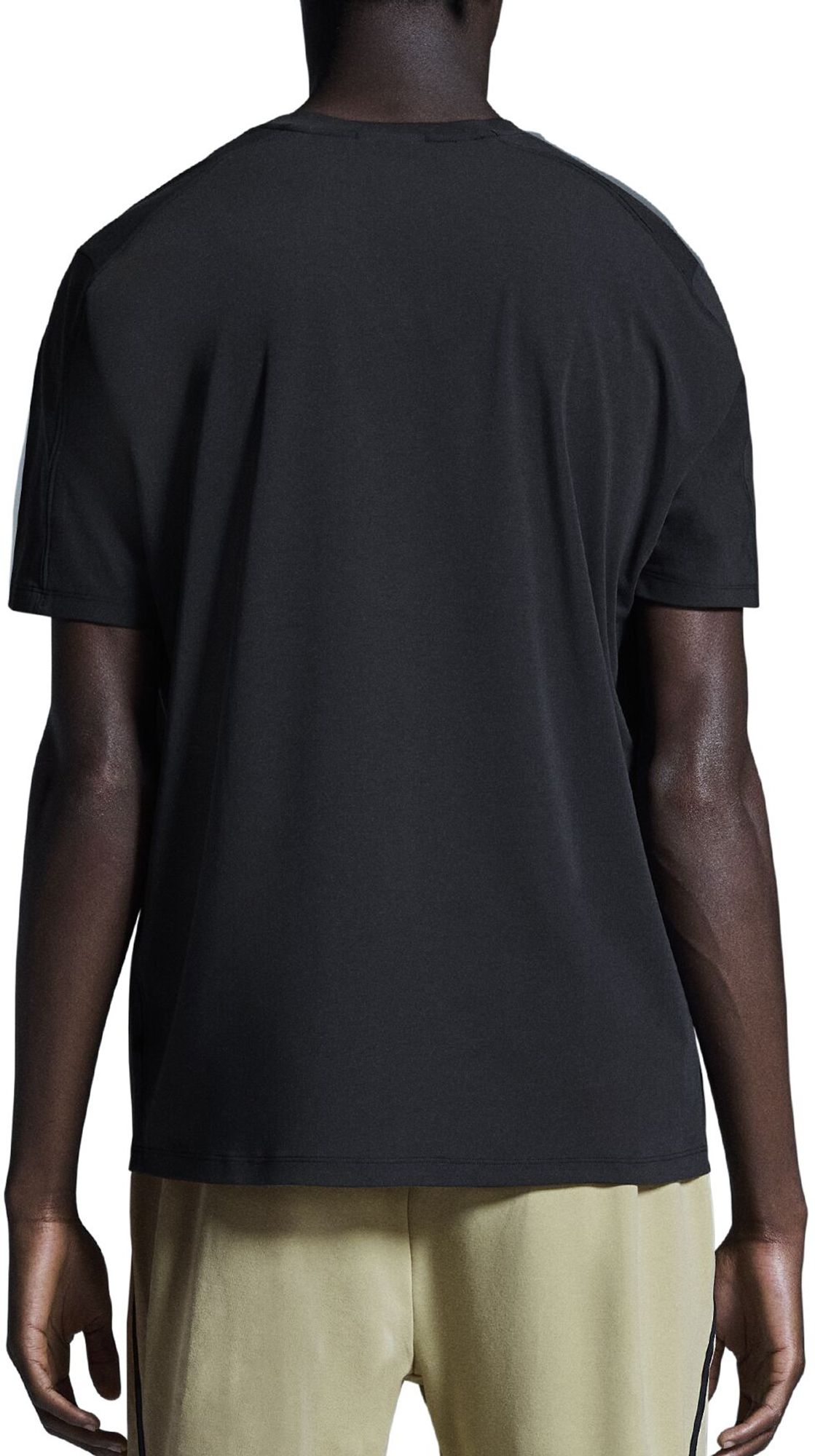 On Men's 25 Focus T-Shirt product image