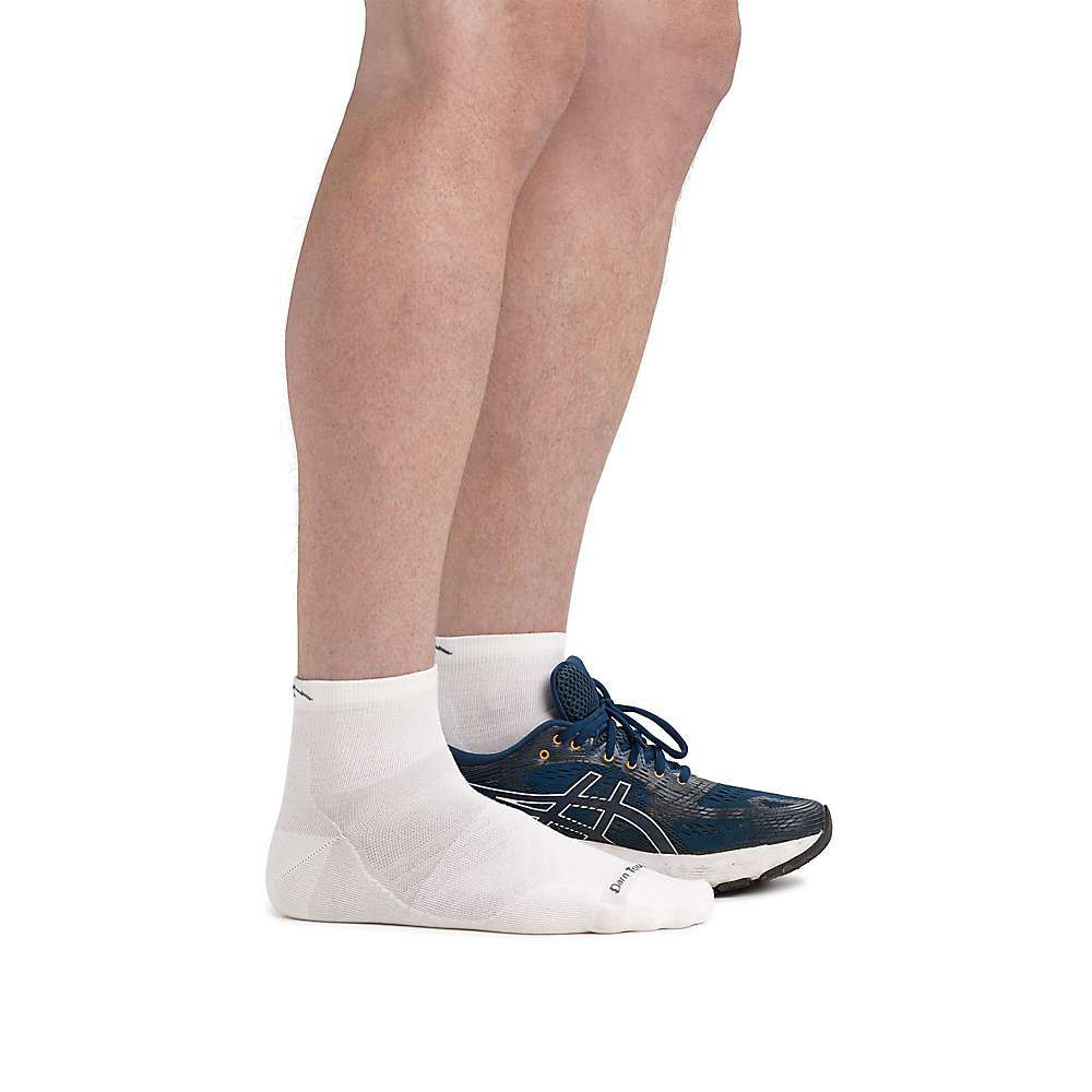 Darn Tough Men's Run 1/4 Ultra-Lightweight Sock product image