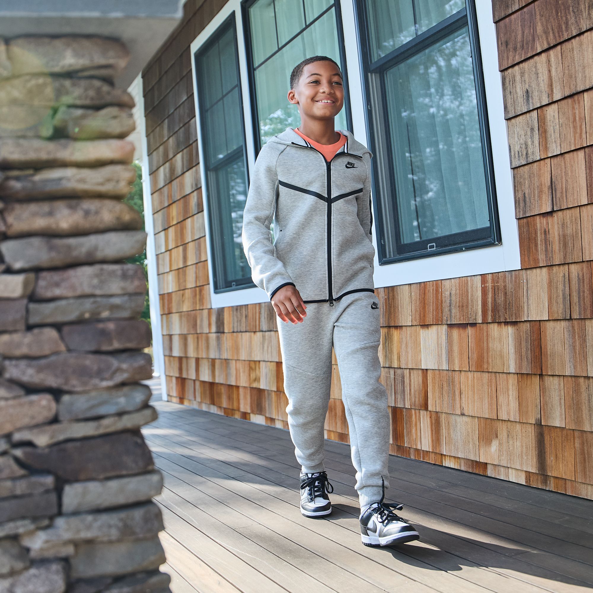 Nike Boys' Tech Fleece Joggers product image