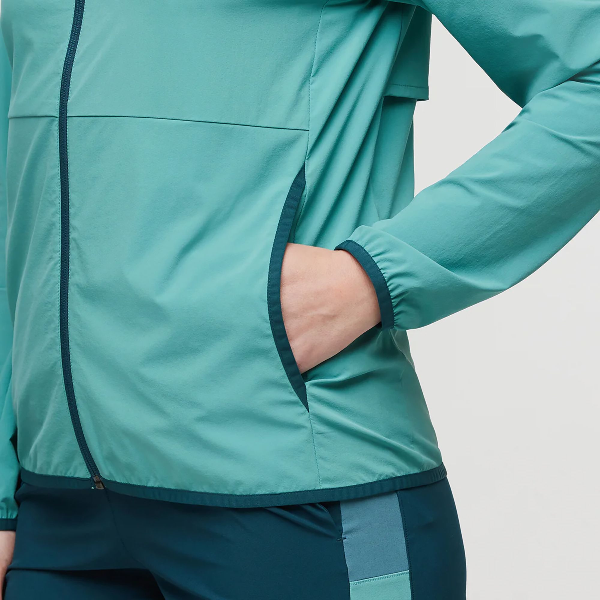 Cotopaxi Women's Vuelta Windbreaker Jacket product image