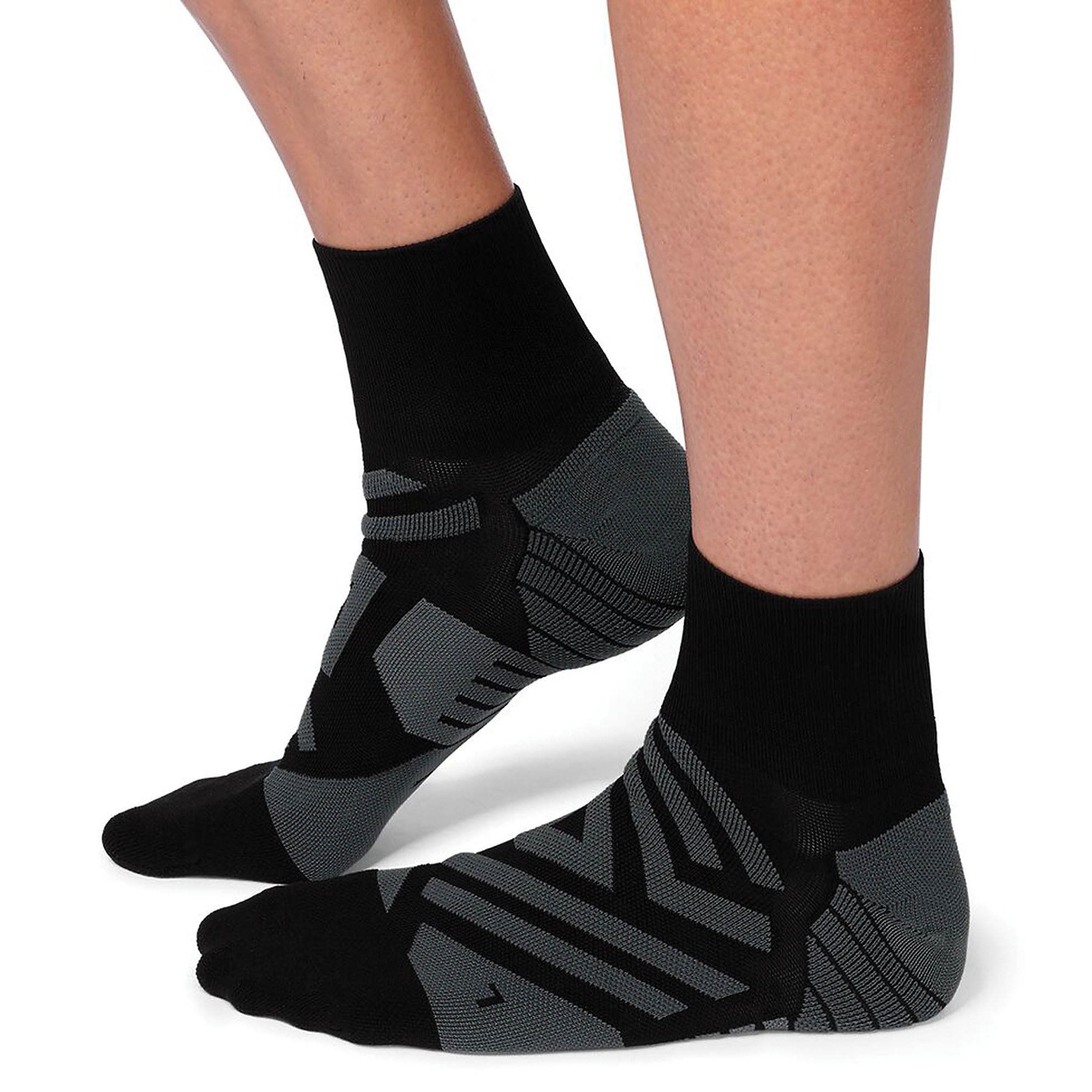 On Men's Performance Mid Sock product image